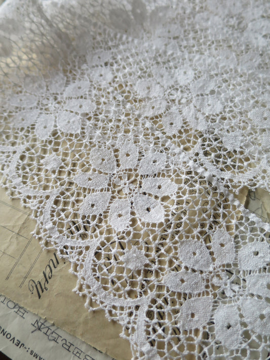 Off White English Nottingham Lace- Floral Flat Point Lace- 7.5 cm