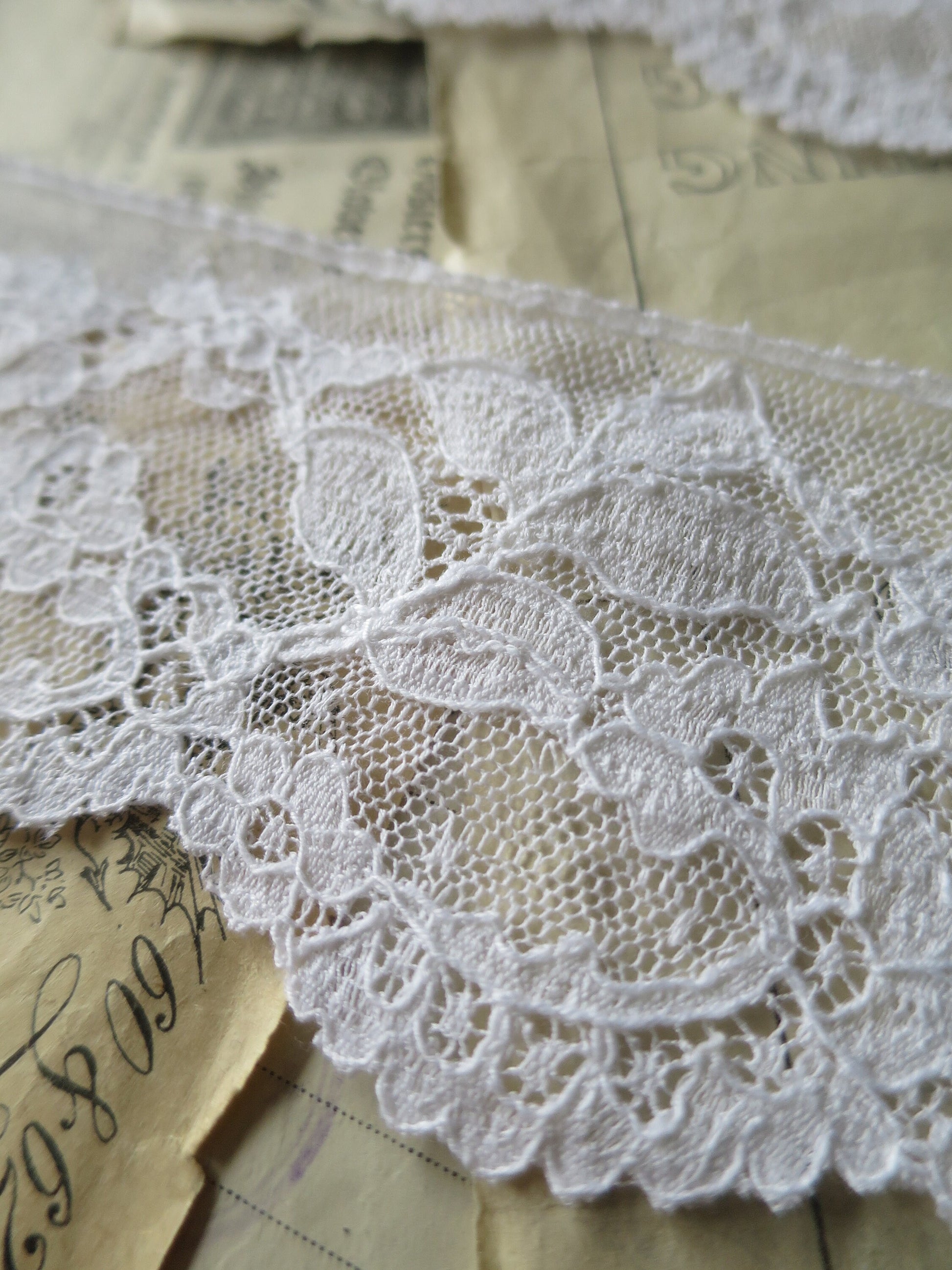 White English Nottingham Lace- Chantilly Swags & Flowers 7.5 cm