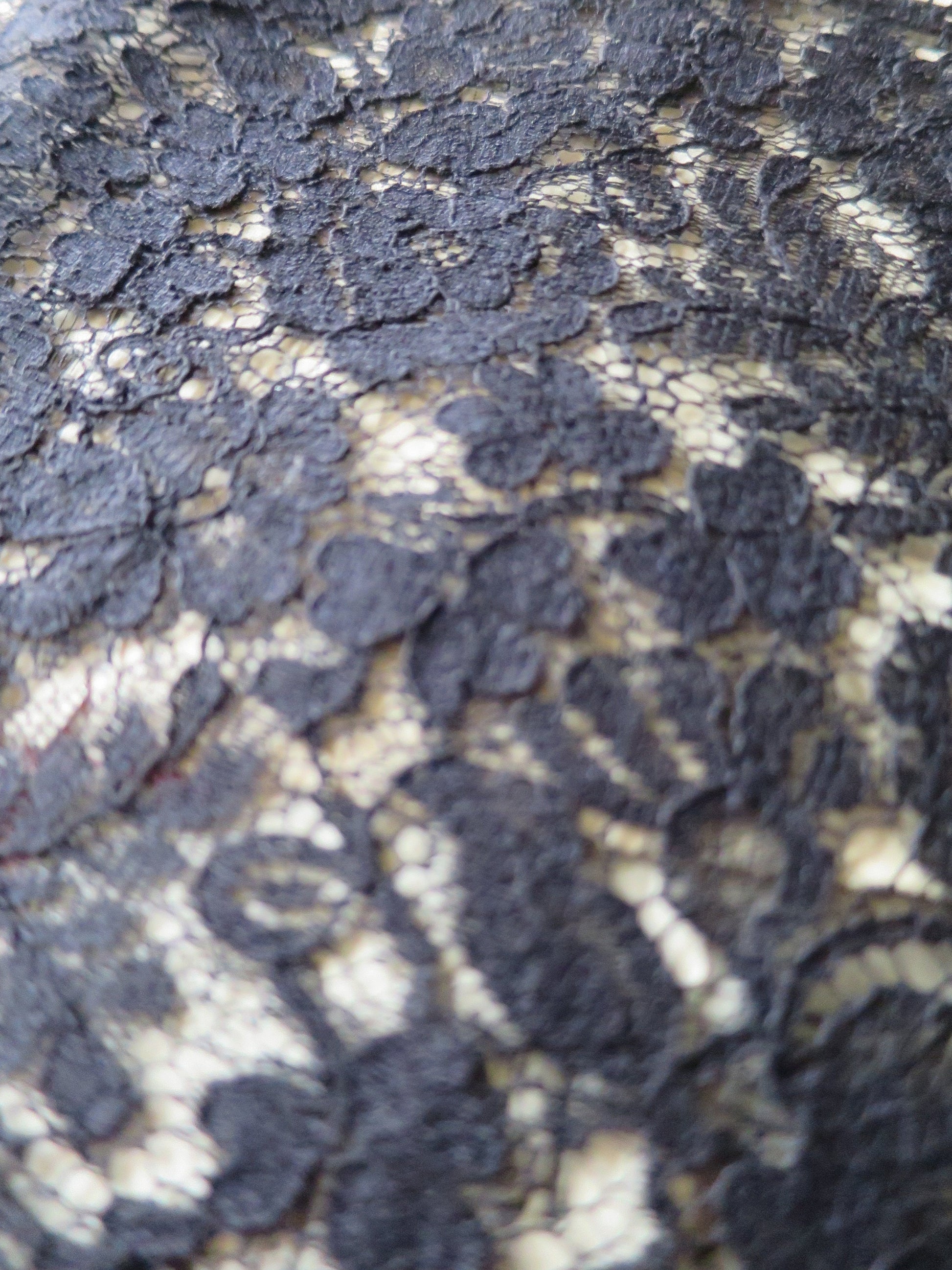 Black English Nottingham Lace- Floral Honiton - 16 cm