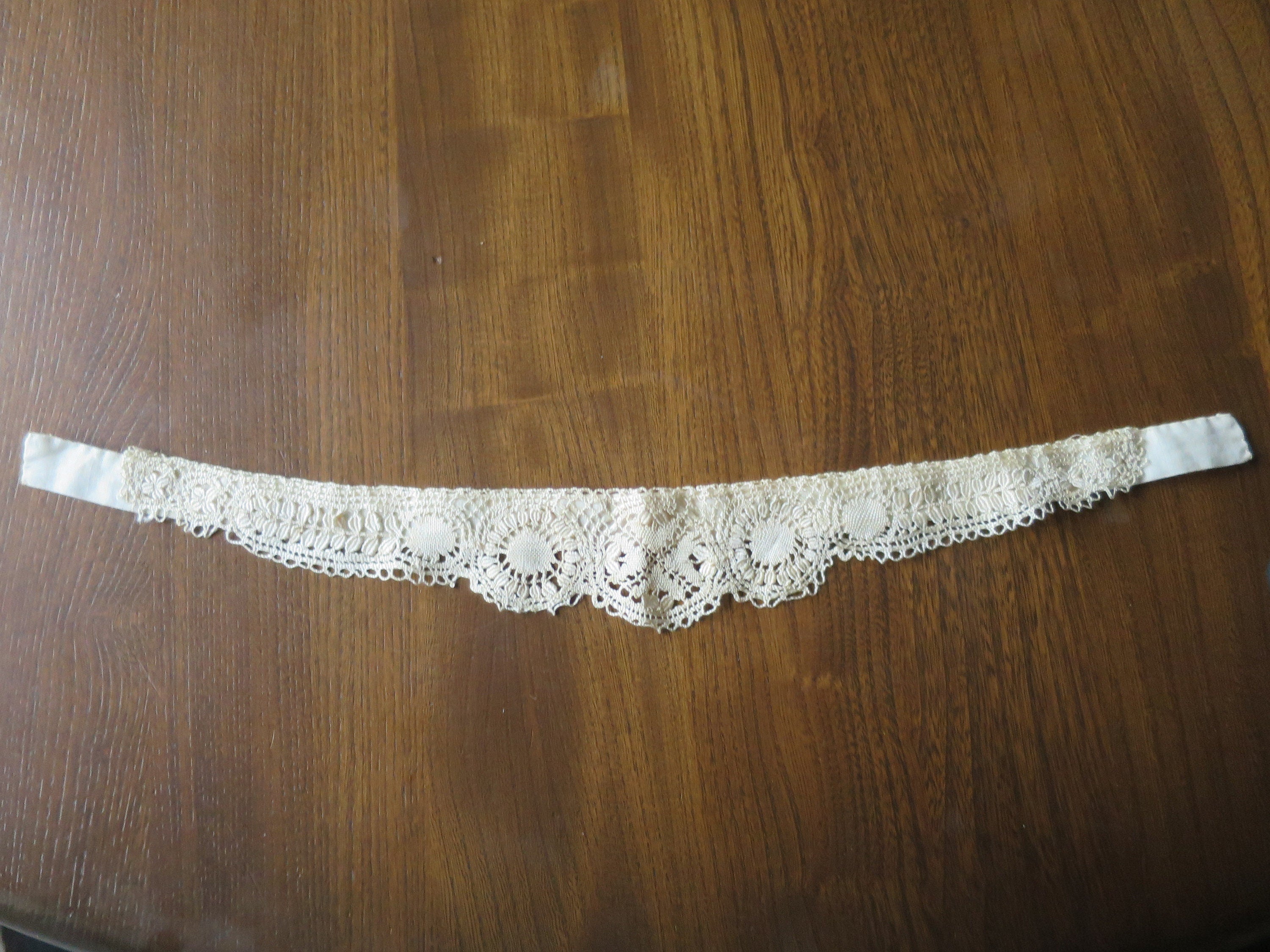 Antique Silk Maltese Bobbin Lace Neck Collar – Penelope Antique Silk Maltese Bobbin Lace Neck Collar – Penelope