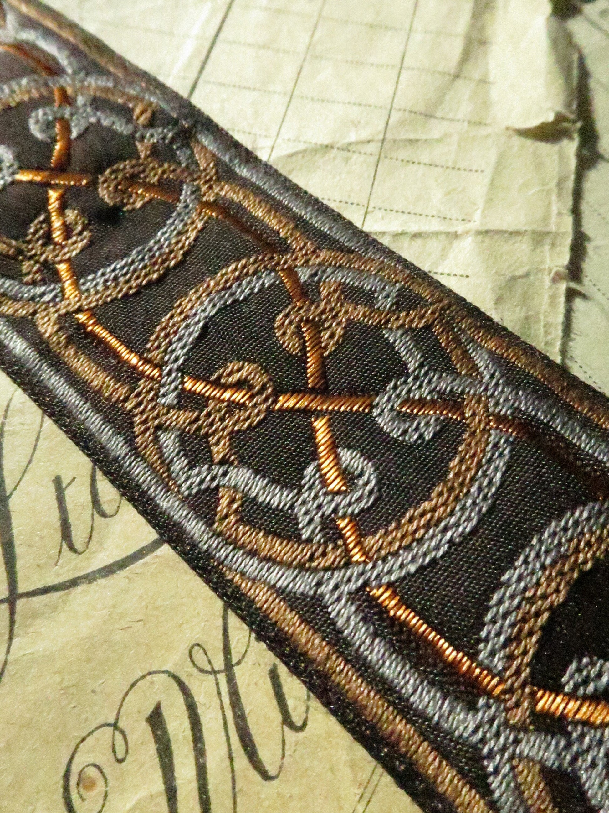 Celtic Knots 32 mm Jacquard Woven Ribbon- Black