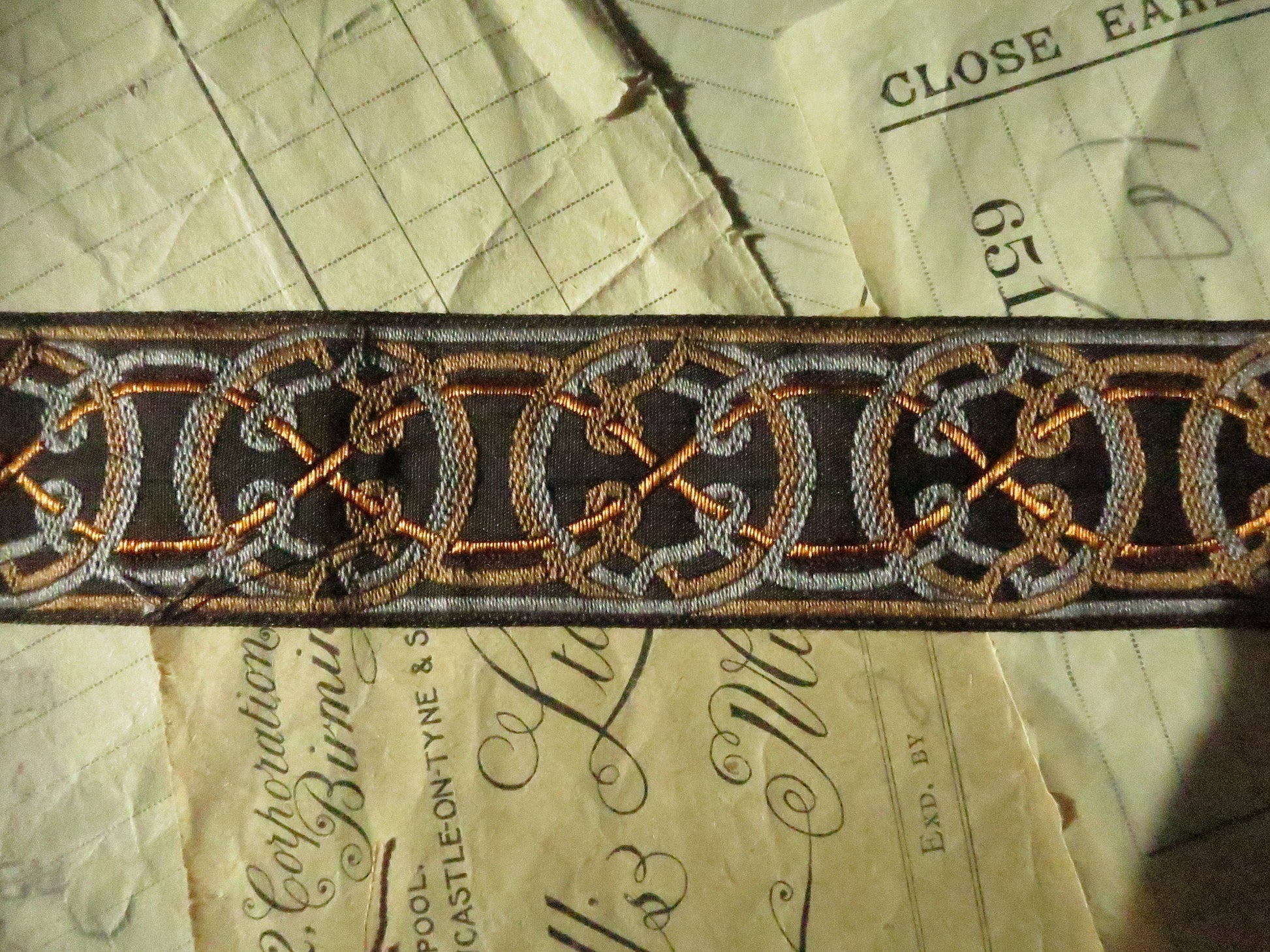 Celtic Knots 32 mm Jacquard Woven Ribbon- Black