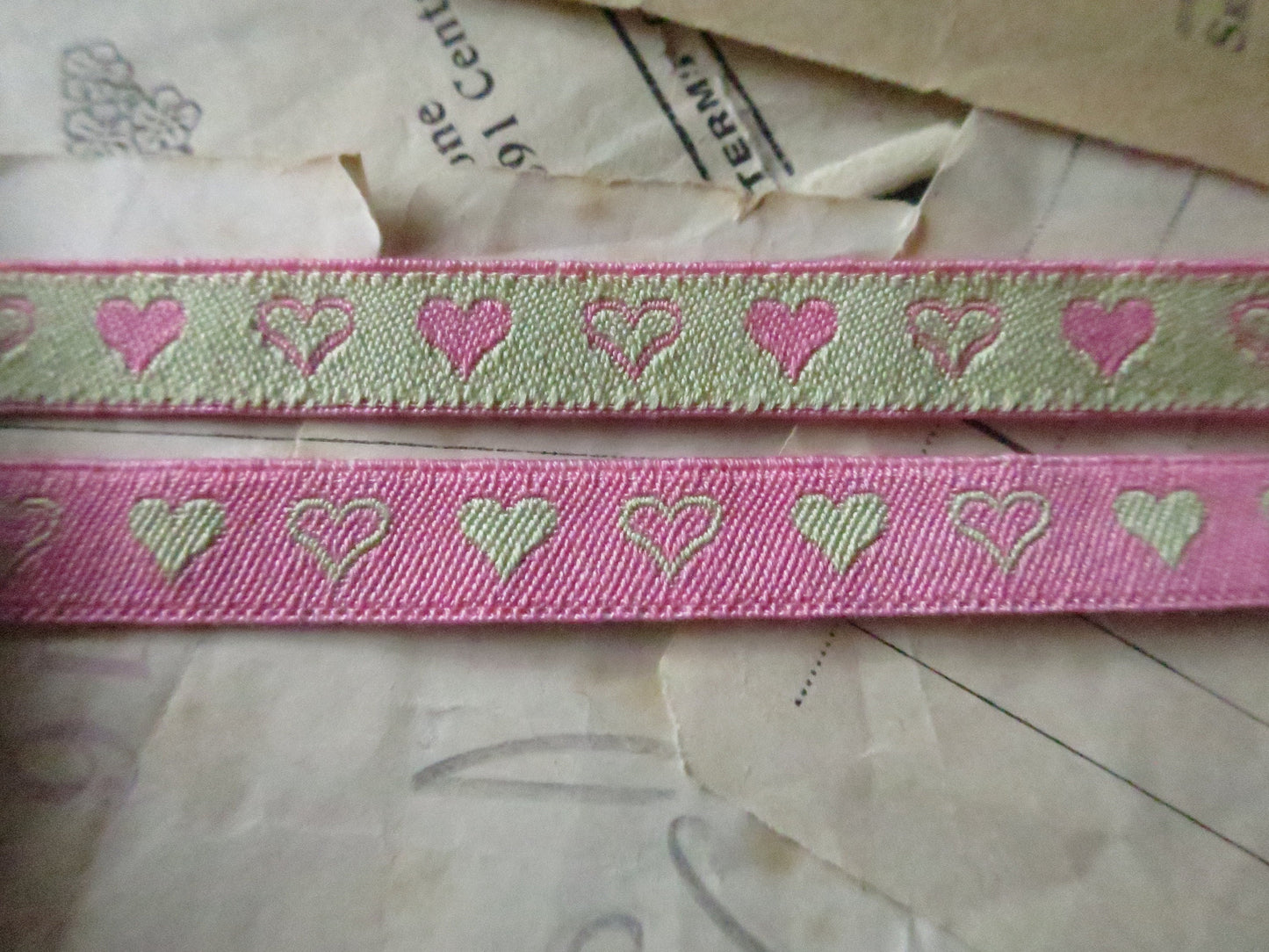 Reversible Love Hearts 10 mm Jacquard Woven Ribbon