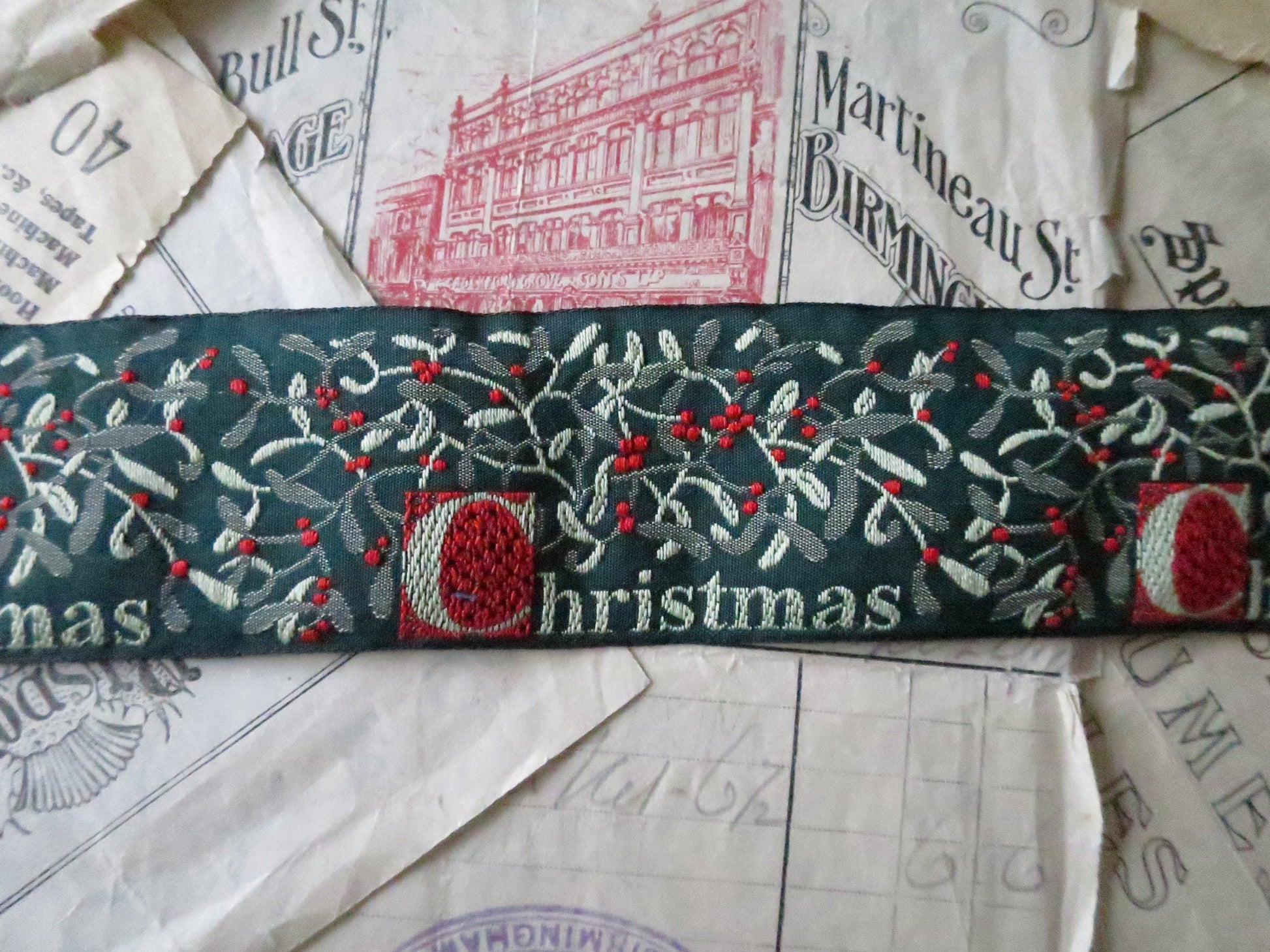 Mistletoe & Berries Christmas Ribbon 40 mm Jacquard Woven Ribbon- Green