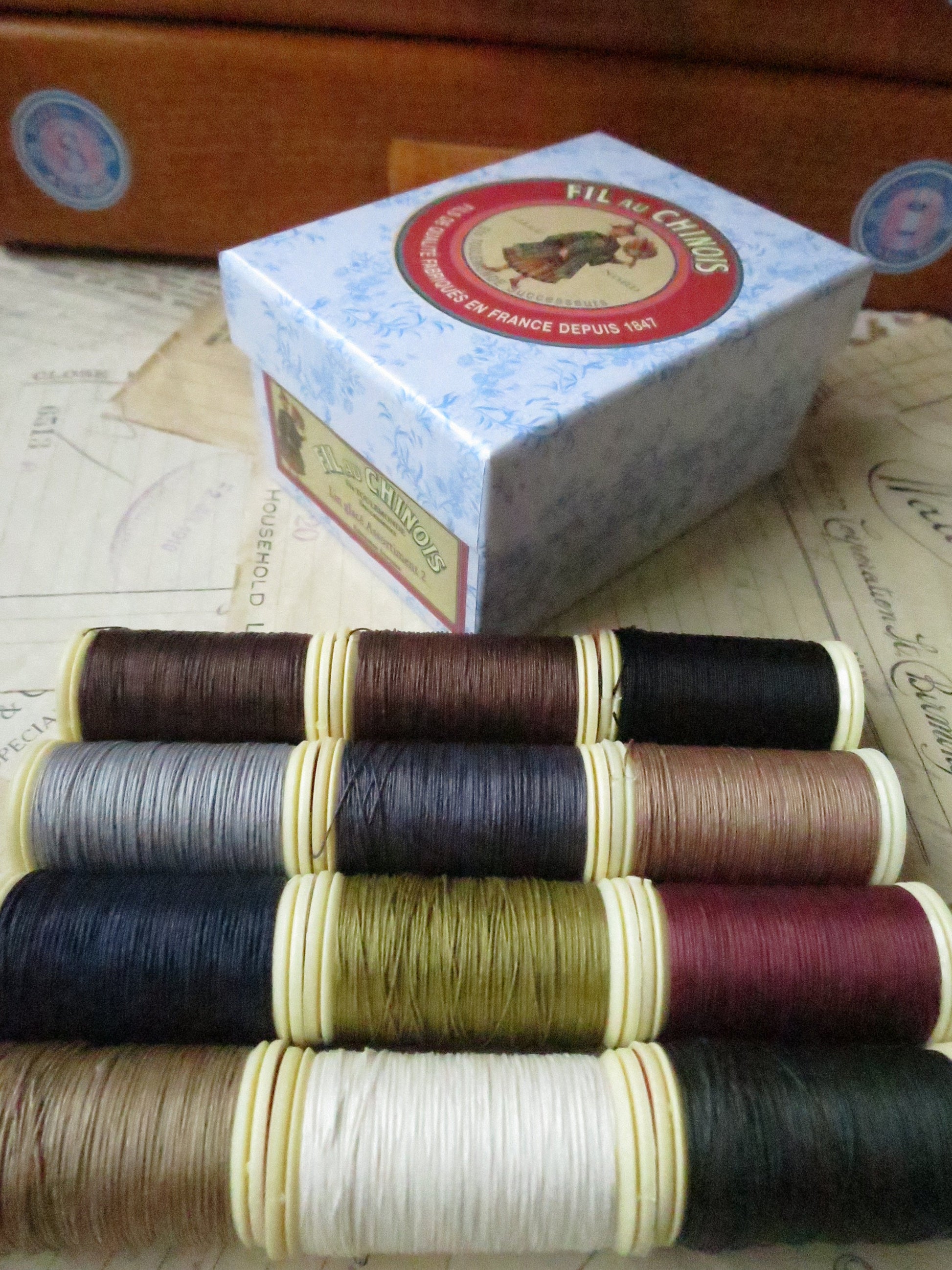 Sajou Boxed Set 12 Fil au Lin Glace Waxed Linen Thread- No.1 Dark Tones