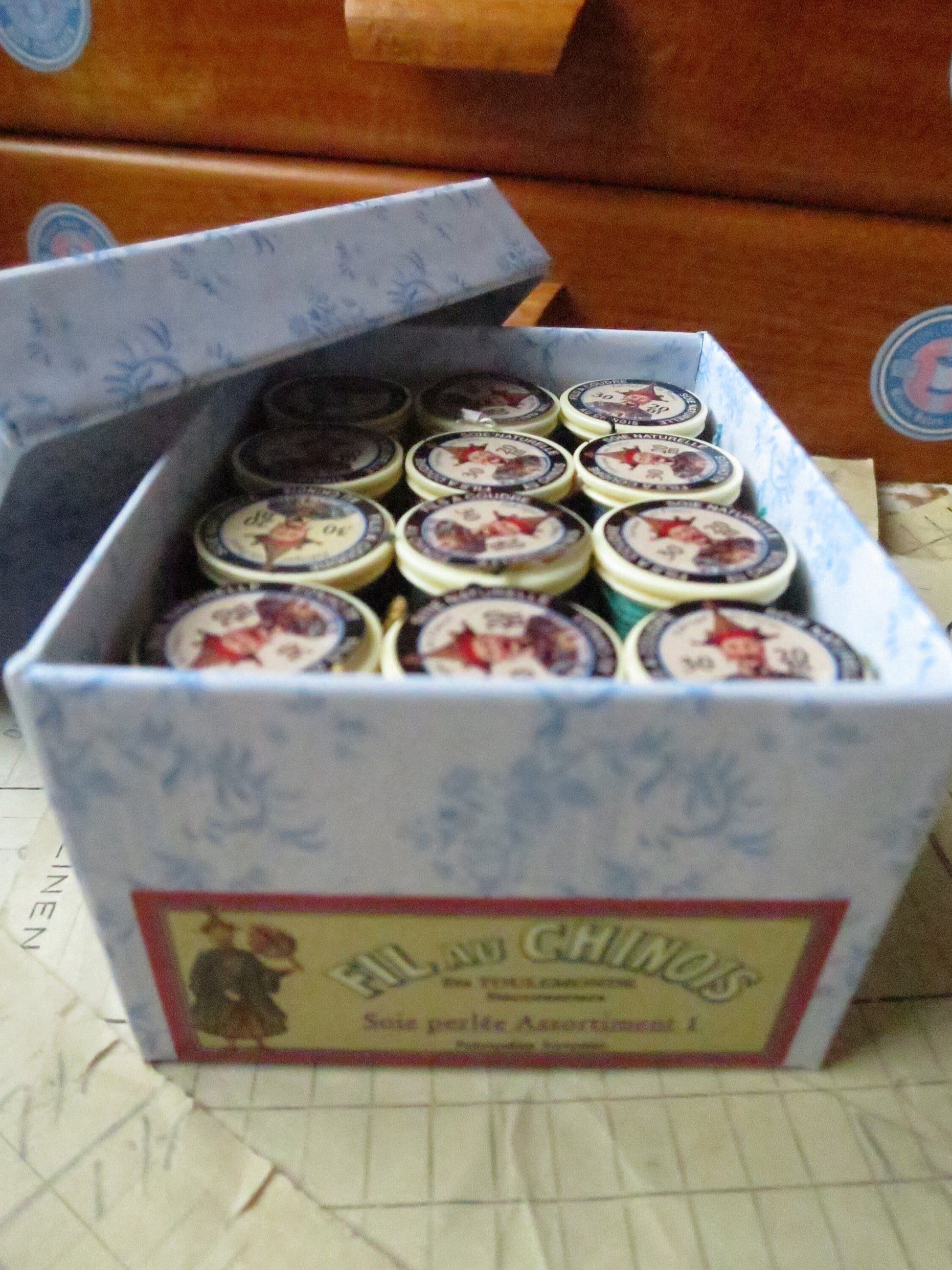 Sajou Boxed Set 12 Fil au Lin Glace Waxed Linen Thread- No.1 Dark Tones