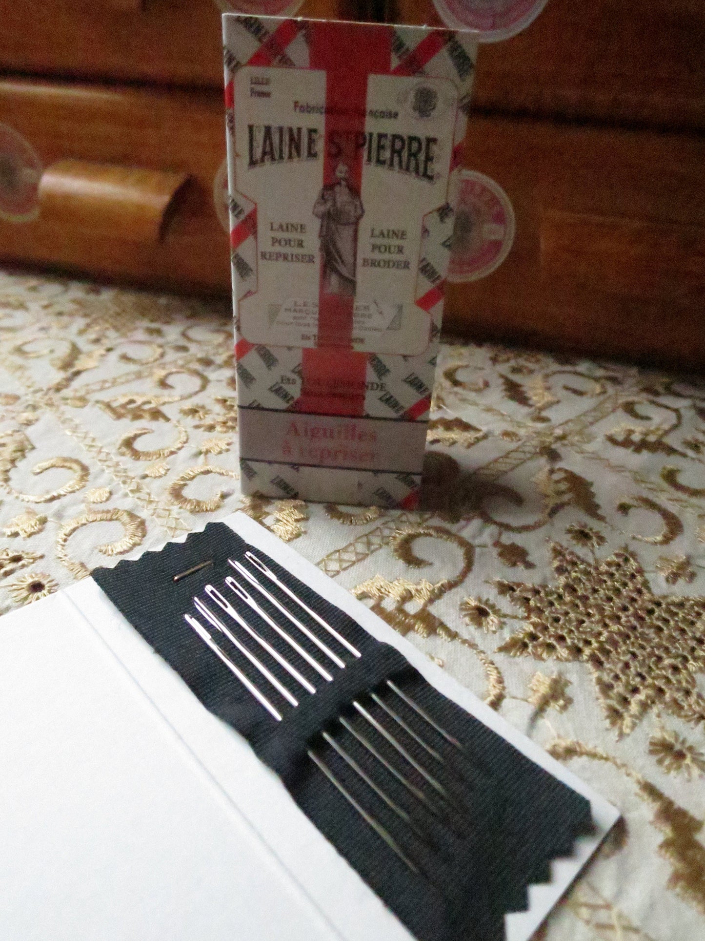 Sajou Booklet 6 Sharp Point Darning Needles- Laine St Pierre