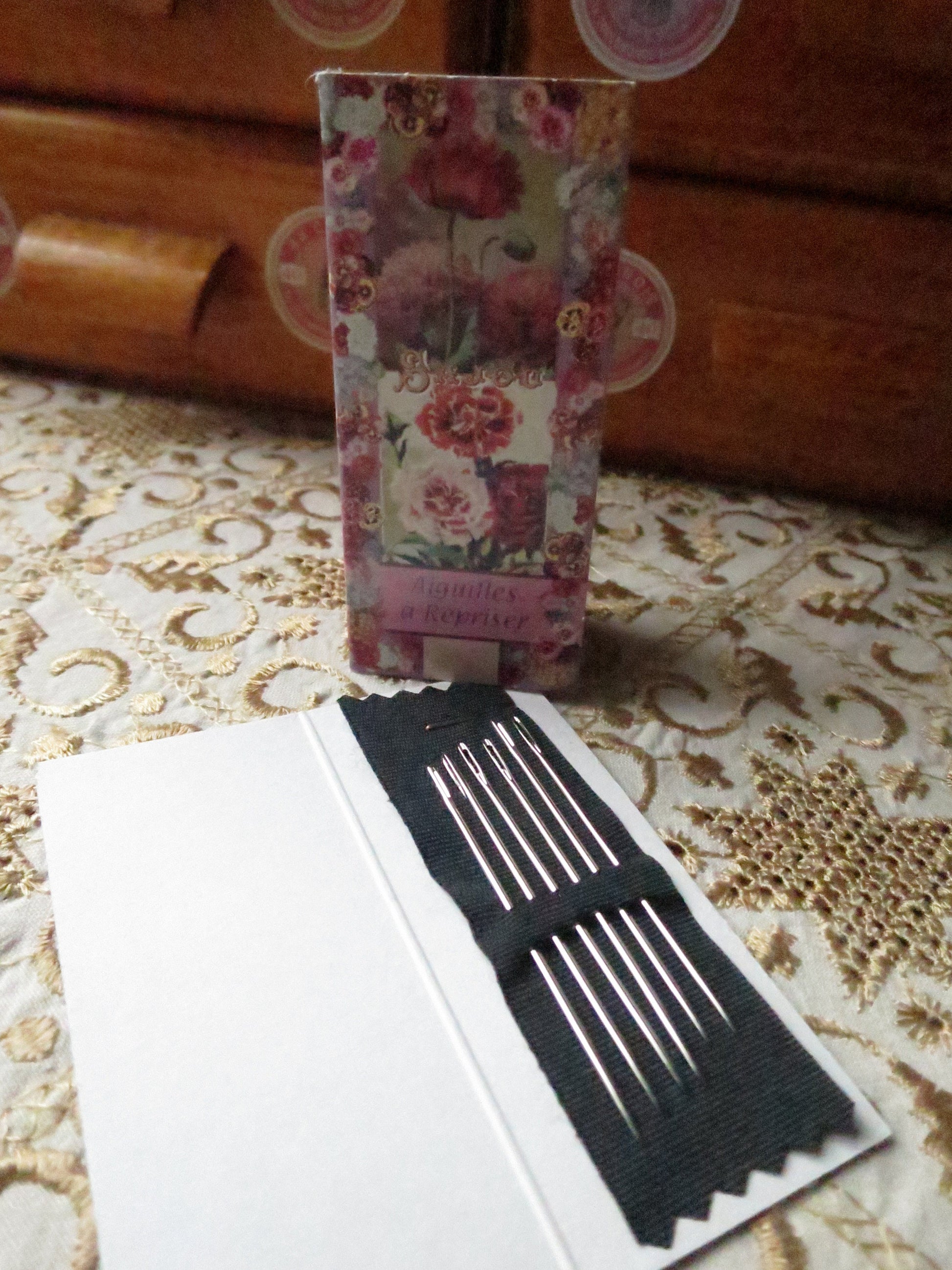 Sajou Booklet 6 Sharp Point Darning Needles- Flowers