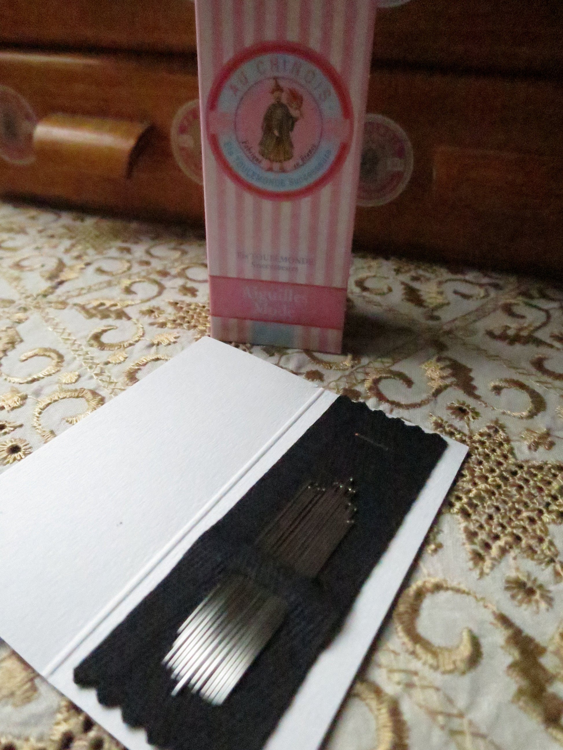 Sajou Booklet- 15 Assorted Milliner Needles