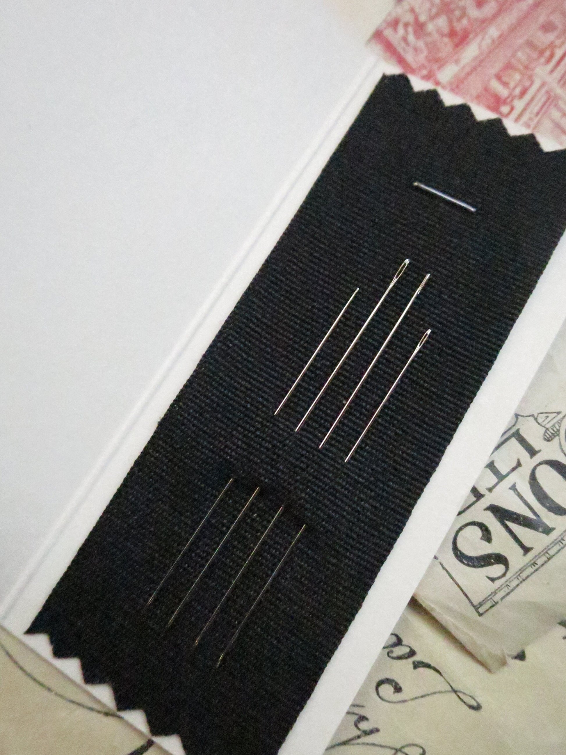 Sajou Booklet 4 Beading Needles No's 10 & 12