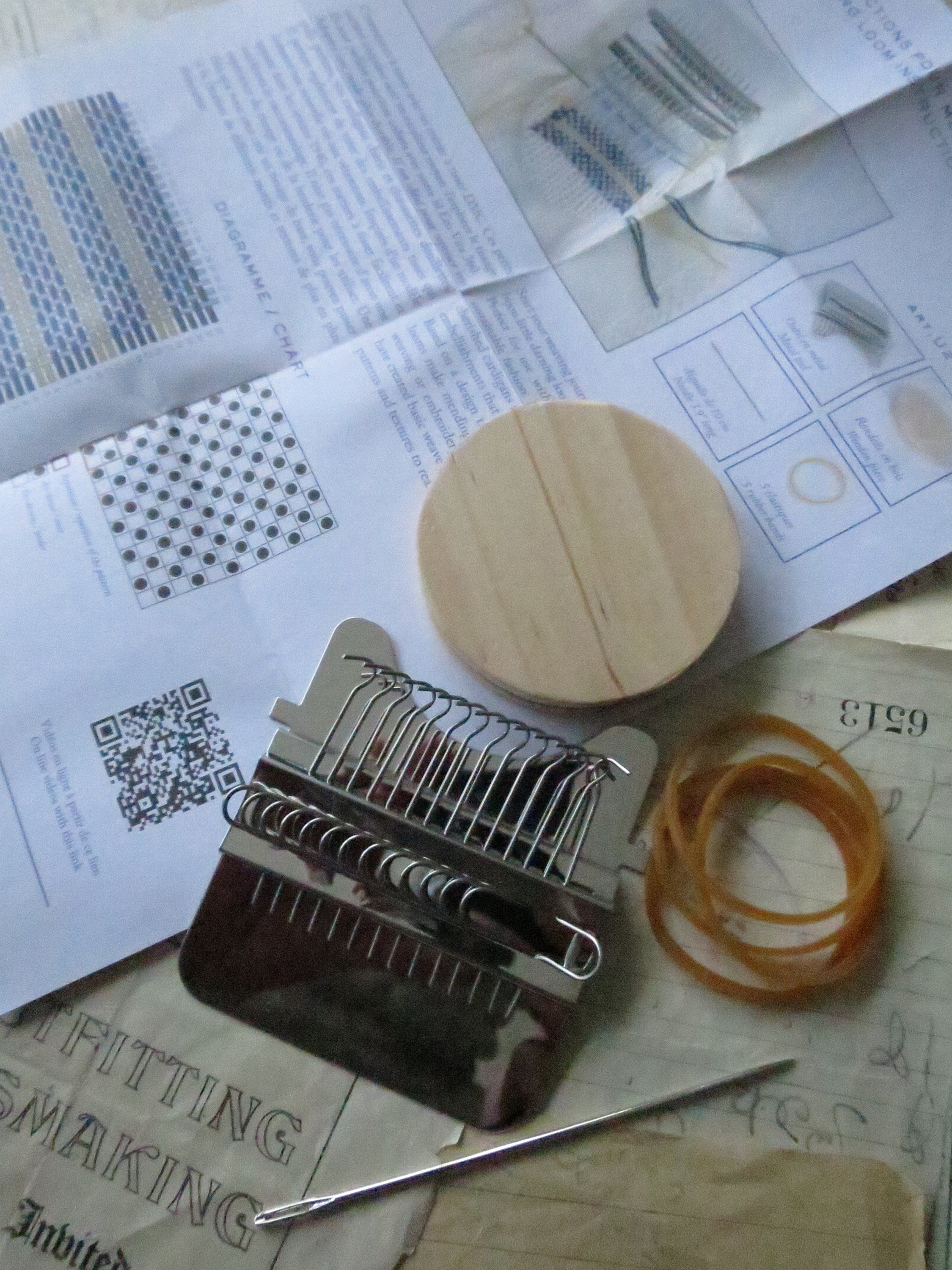 Mini Weaving Darning Loom 11 cm | 14 Hook Mending Tool