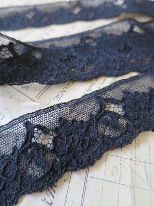 Black English Nottingham Lace- Alencon Flowers- 3.7 cm