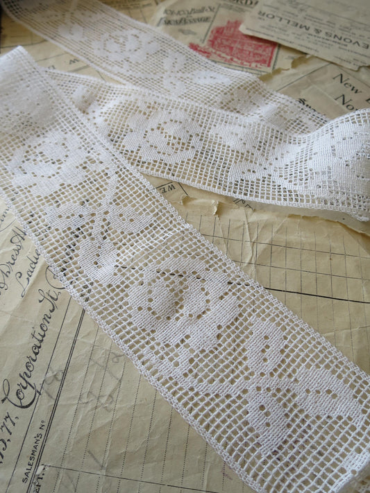 White English Nottingham Lace- Filet Lace Roses- Insertion- 6 cm