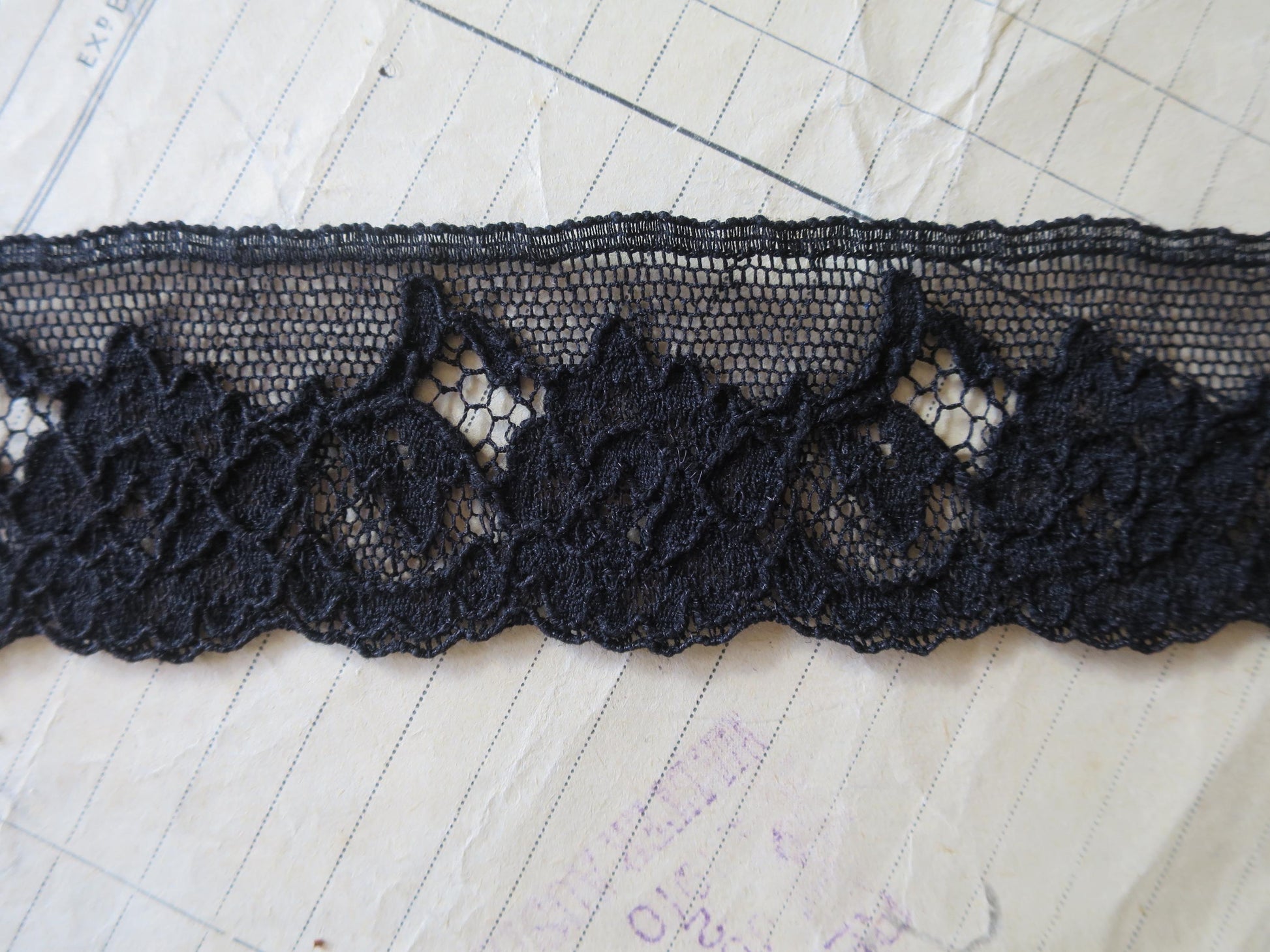 Black English Nottingham Lace- Alencon Flowers- 3.7 cm