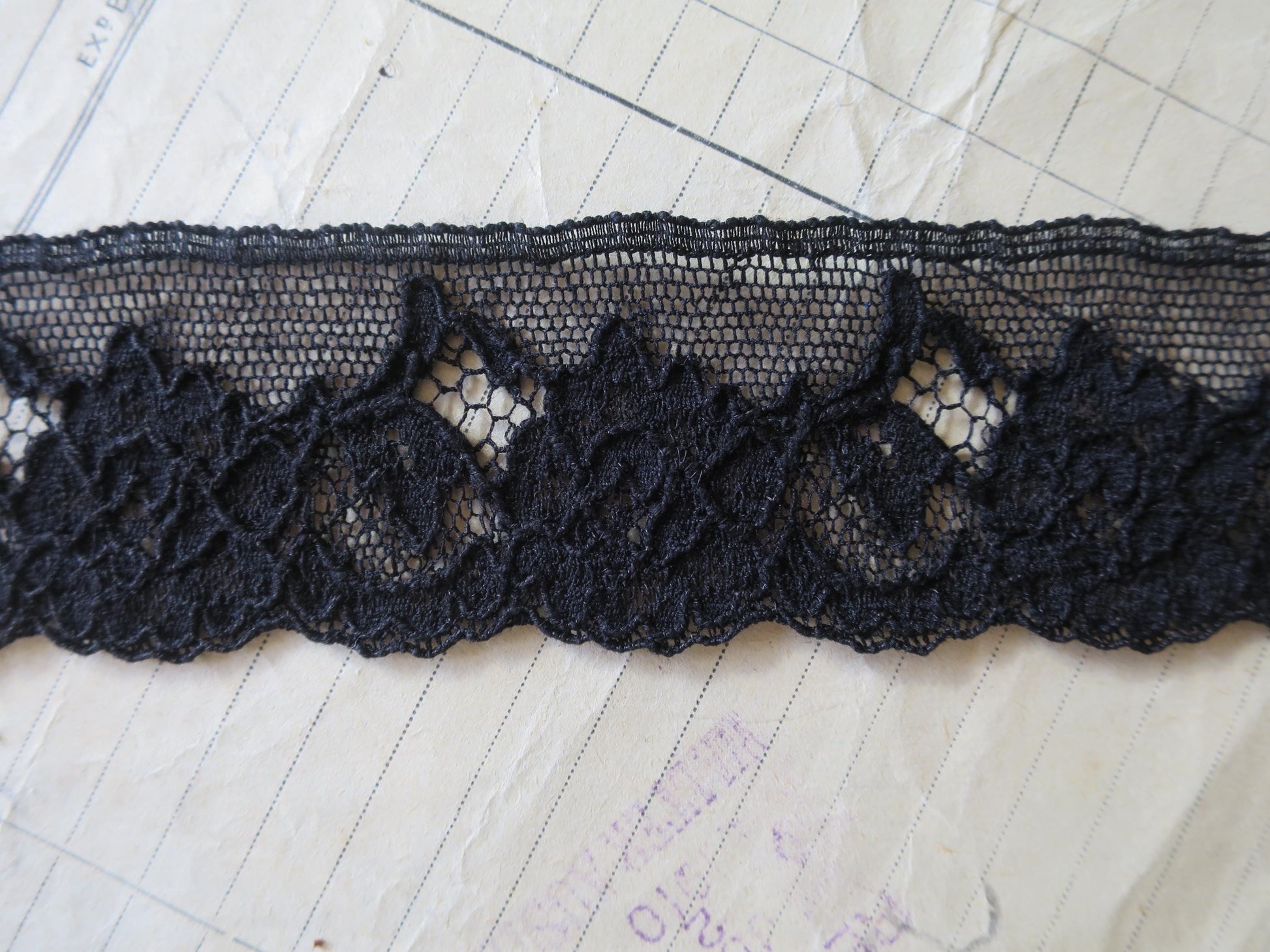 Black English Nottingham Lace- Alencon Flowers- 3.7 cm