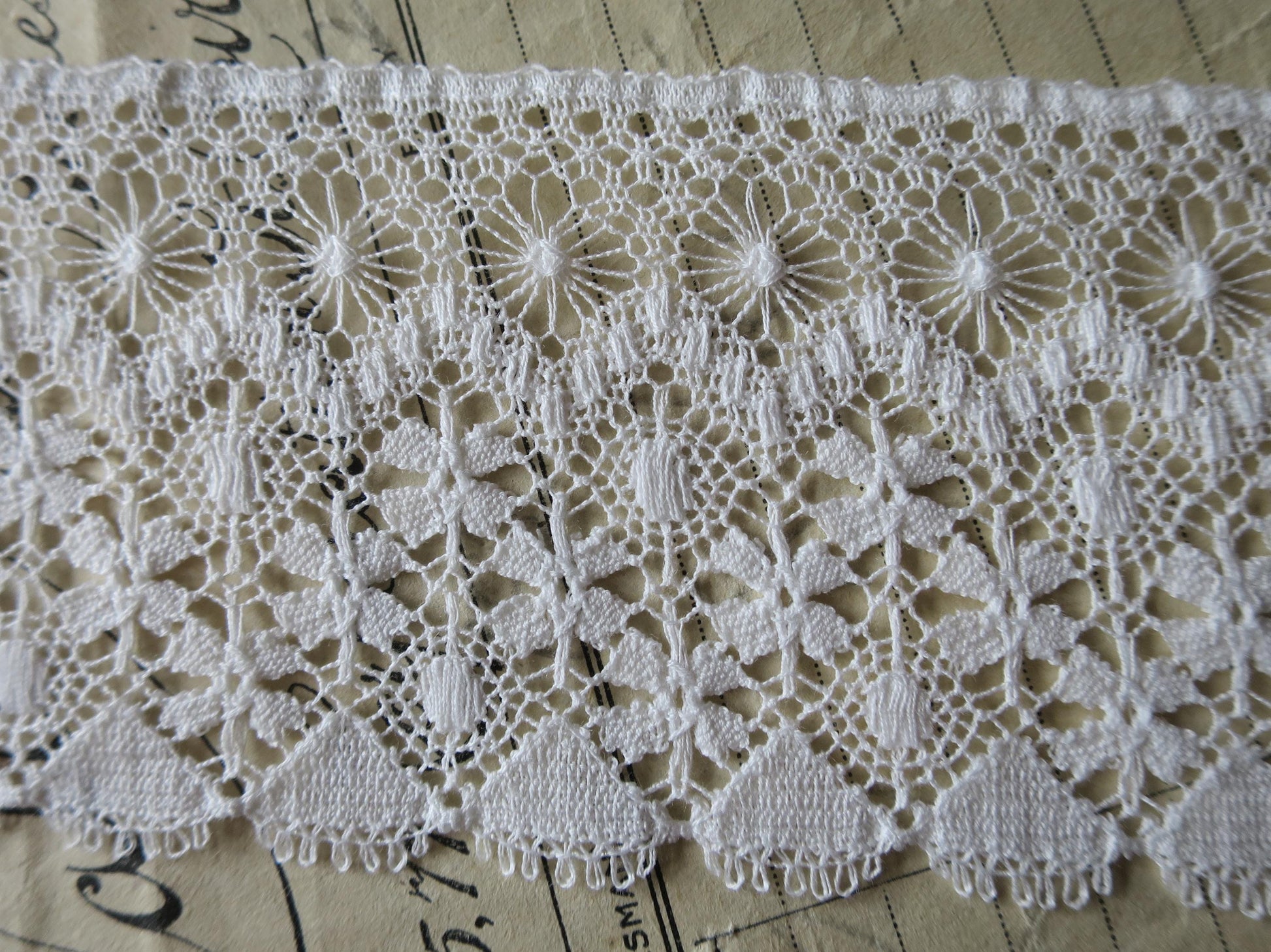 Off White English Nottingham Lace- Fine Torchon Flowers- 5.5 cm