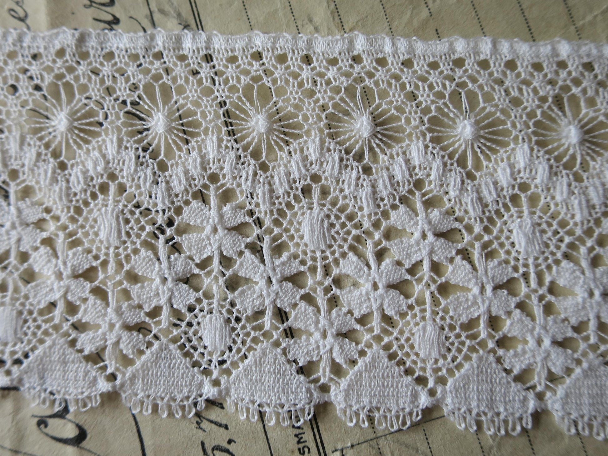 Off White English Nottingham Lace- Fine Torchon Flowers- 5.5 cm