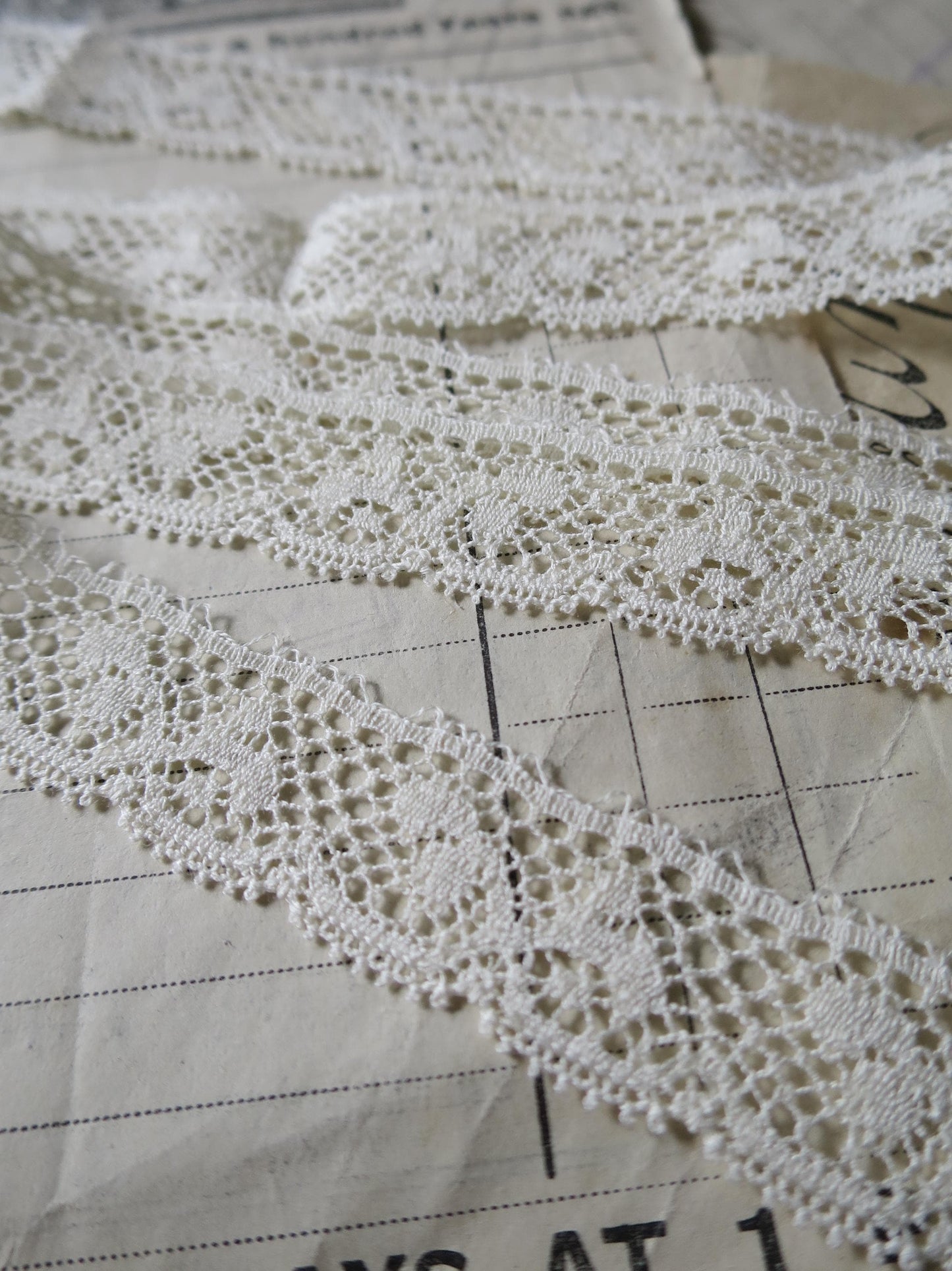 Ecru English Nottingham Lace- Valenciennes Foliage- 1.7cm