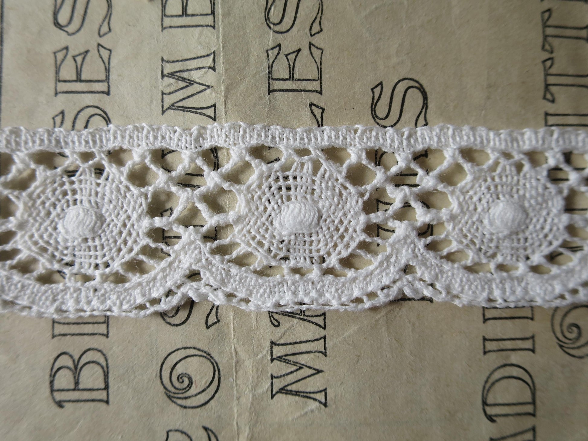 Off White English Nottingham Cluny Lace- Torchon Circles- 3 cm