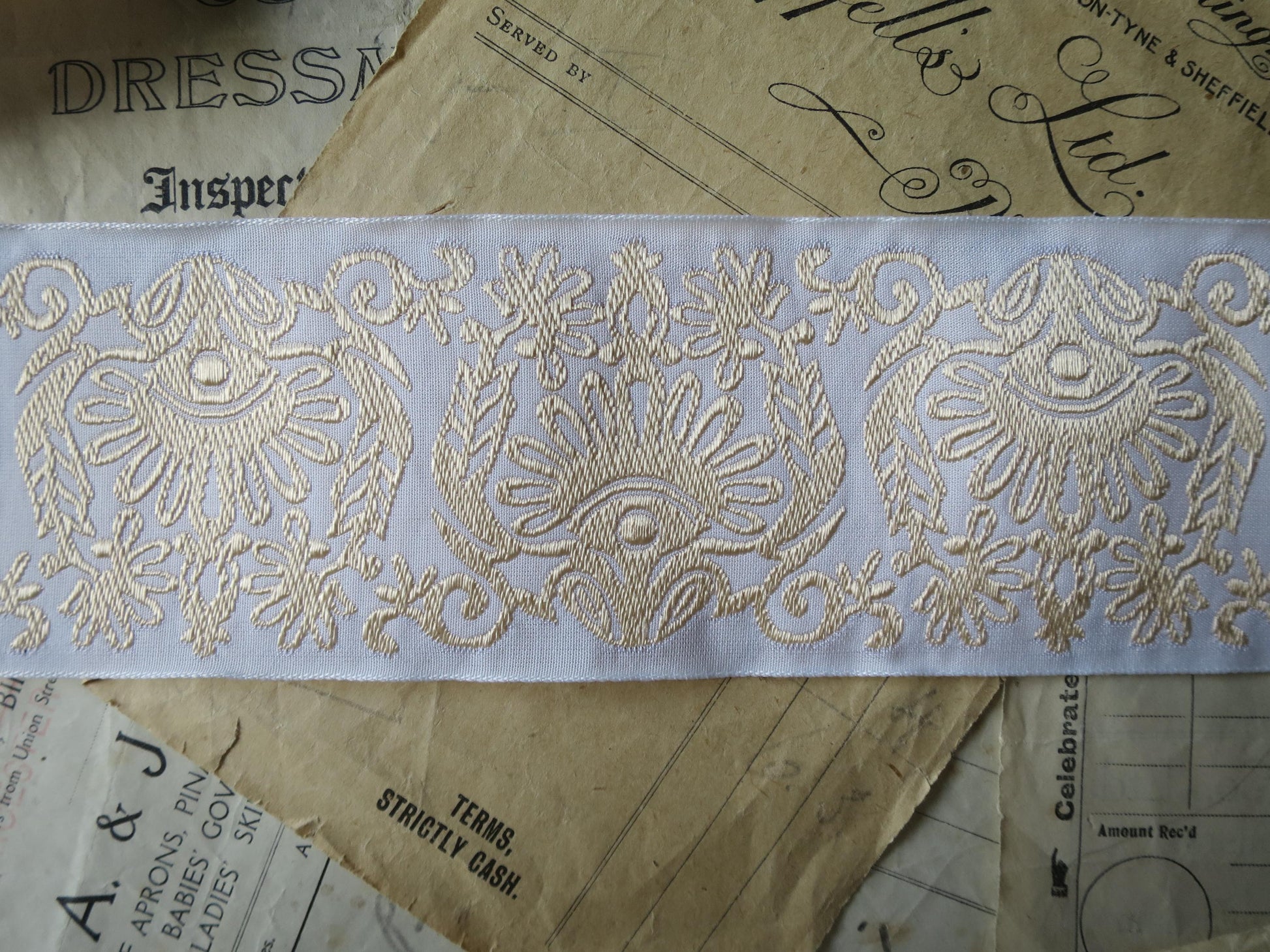Lace Pattern 60 mm Jacquard Woven Ribbon- White & Gold