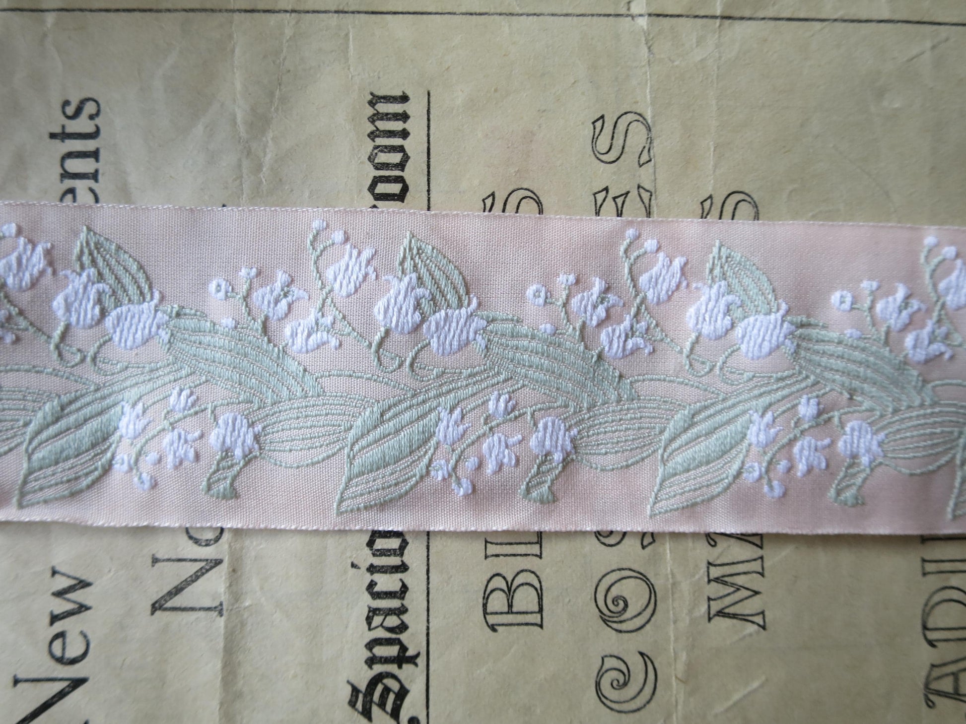 Lily of the Valley 40 mm Jacquard Woven Ribbon- Shell Pink