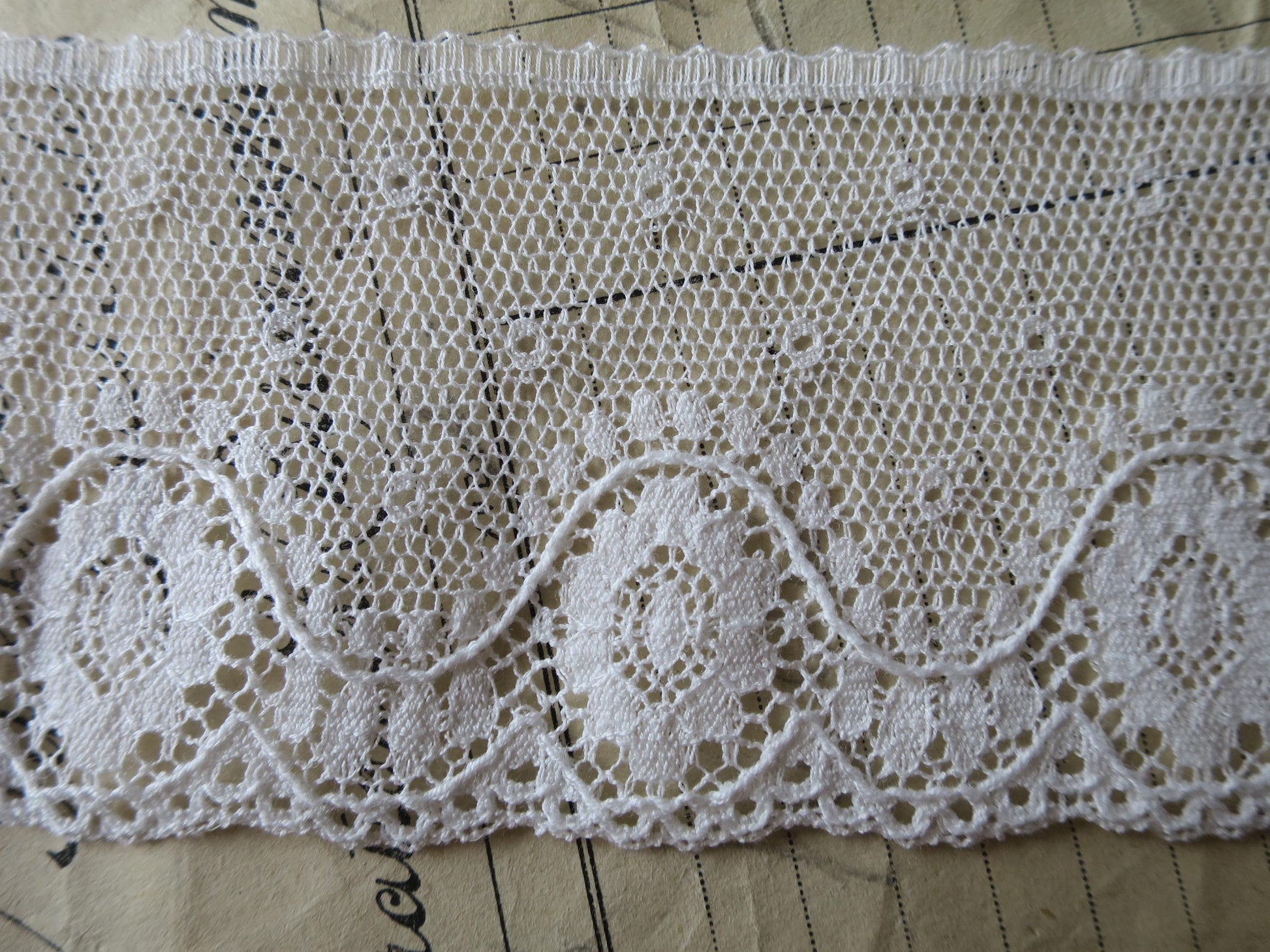 Off White English Nottingham Lace- Fine Bucks Point Flowers- 5.5 cm