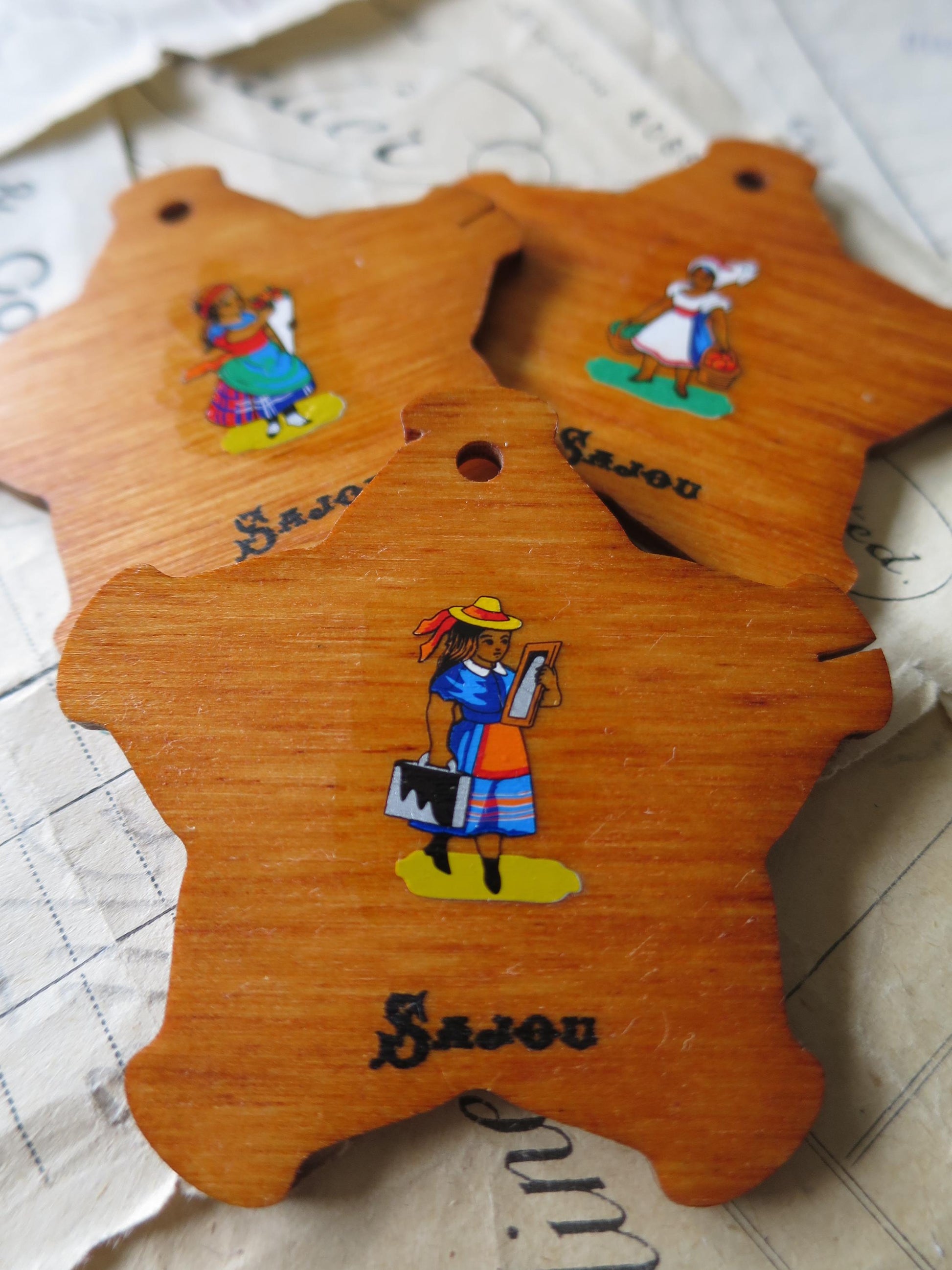 Sajou 3 Wooden Thread Cards- Small Trades