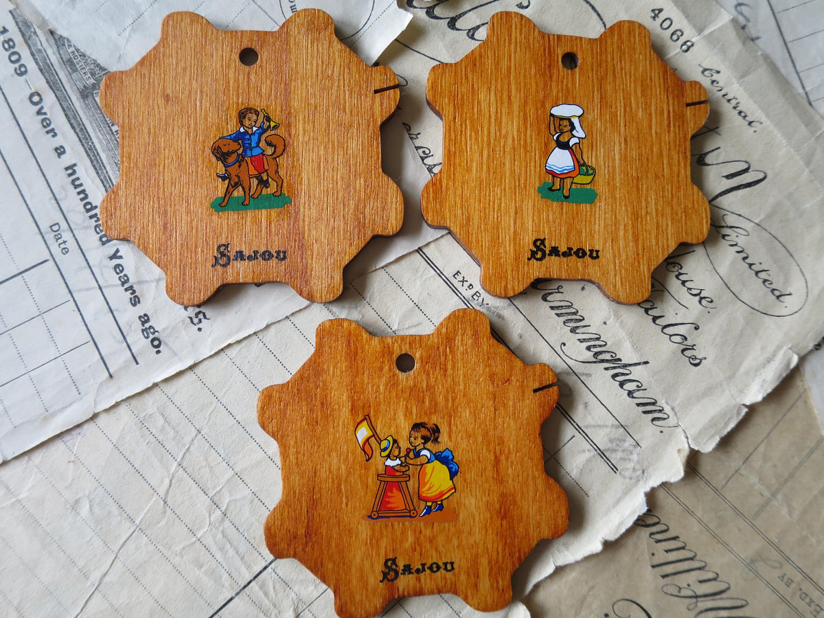 Sajou 3 Wooden Thread Cards- Small Characters