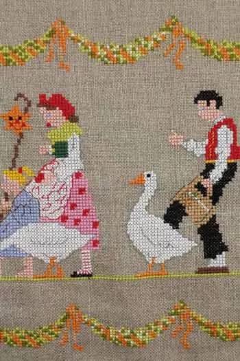 Sajou Gift Box Cross Stitch Boxed Kit- Linen Plaid Farandole Alsacienne Throw