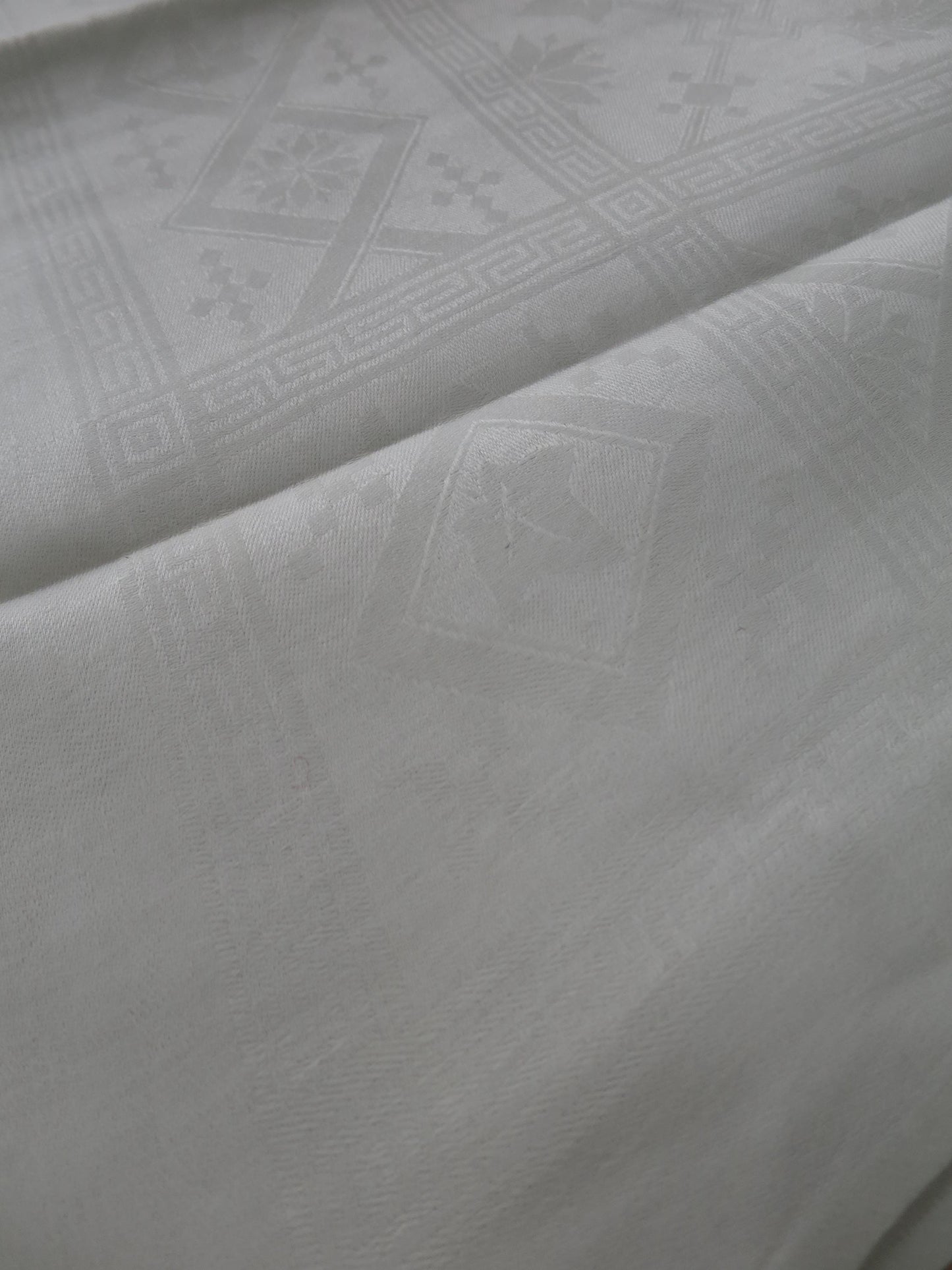 Vintage Irish Linen Damask Table Cloth- Ivy Leaves and Stars- 167 cm/ 66 " Square