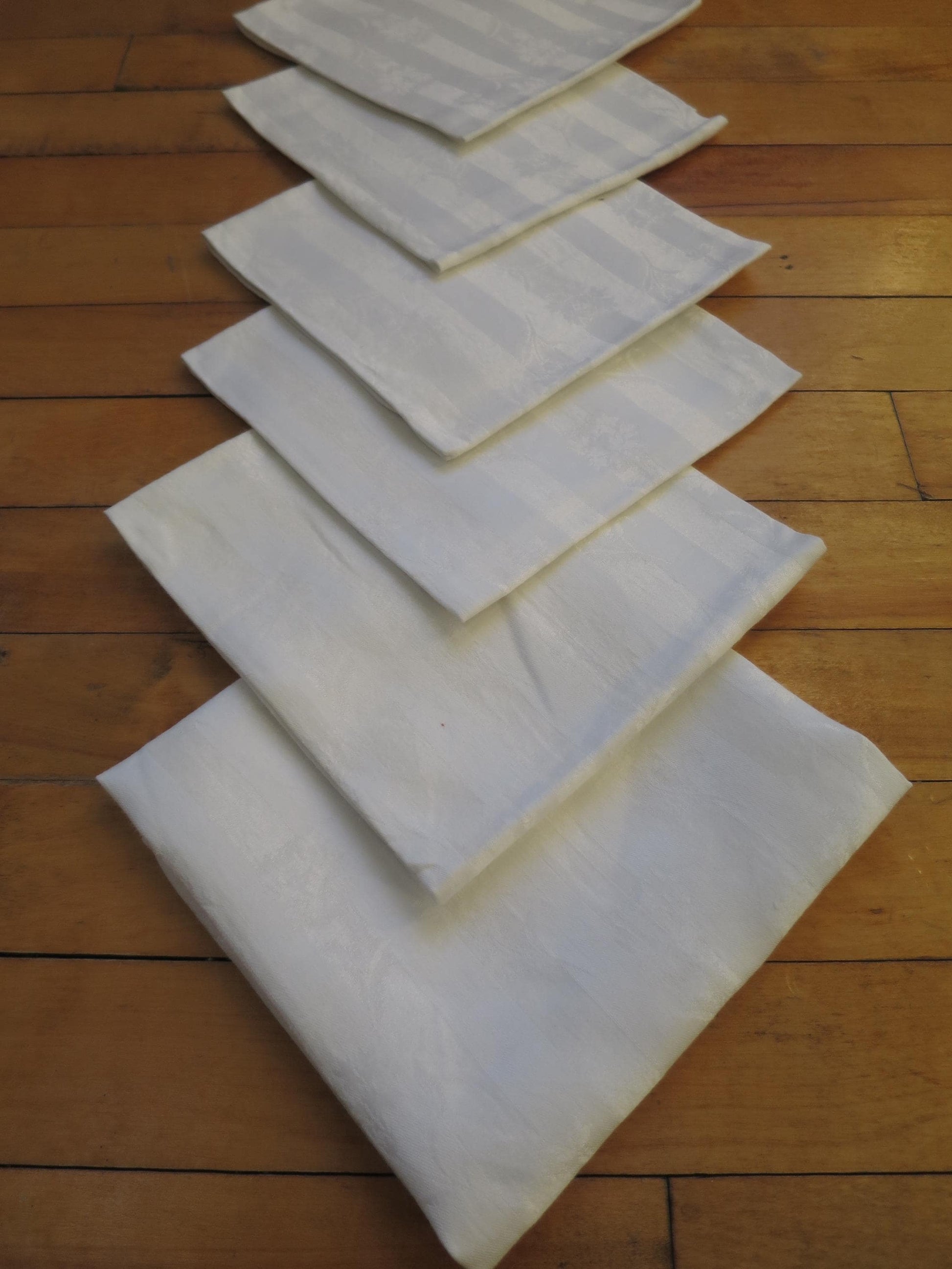 12 Antique Irish Linen Damask Napkins- Provenance