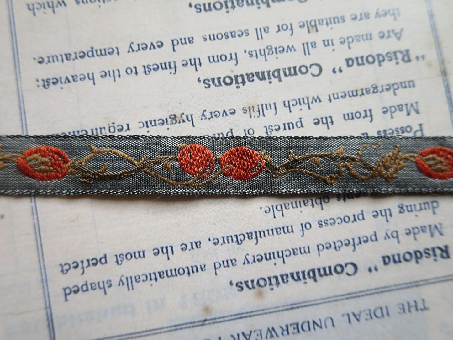 Rose Hips 10 mm Black Jacquard Woven Ribbon- Grey