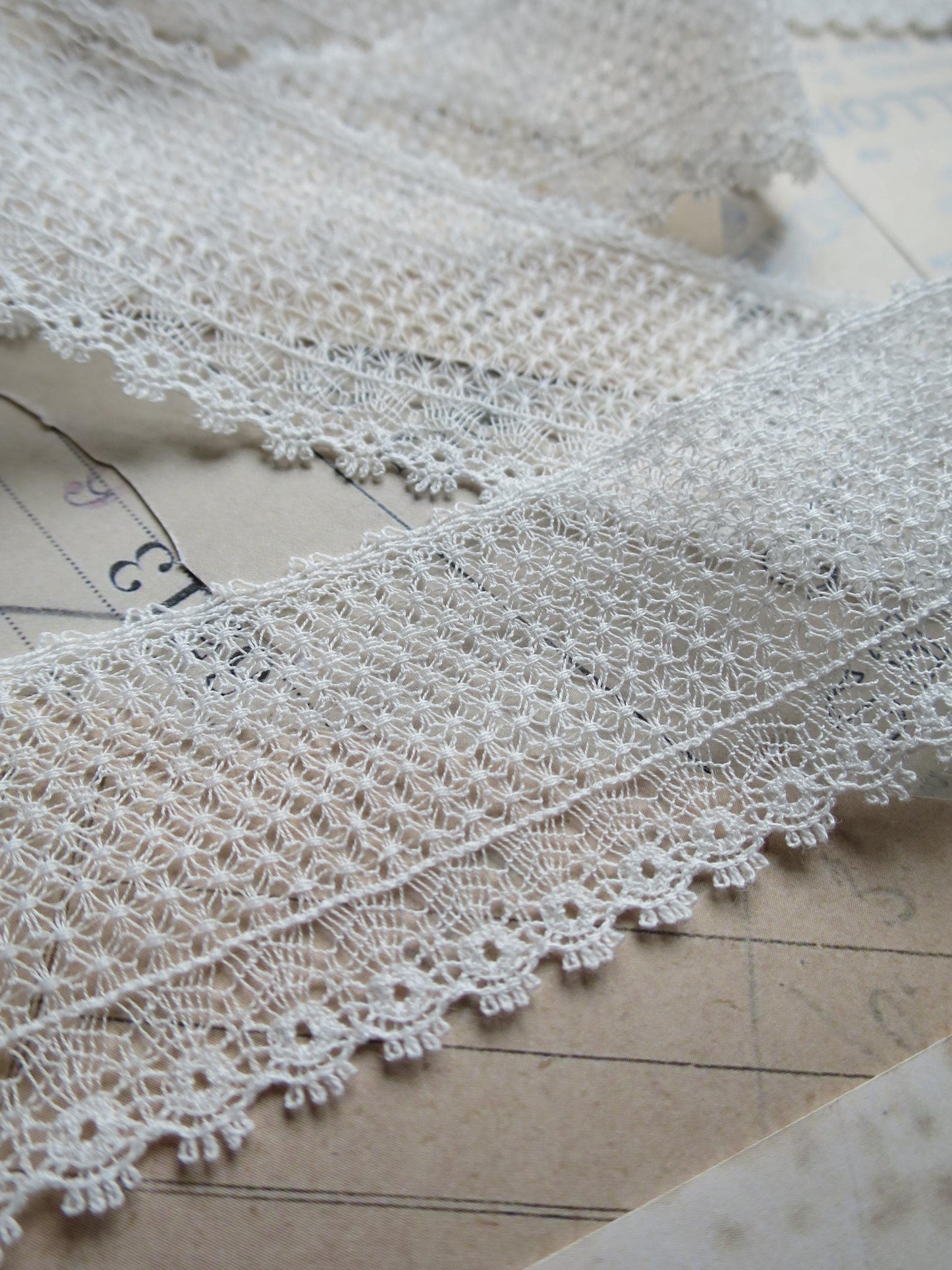 White English Nottingham Lace- Delicate Lace- 3.7 cm