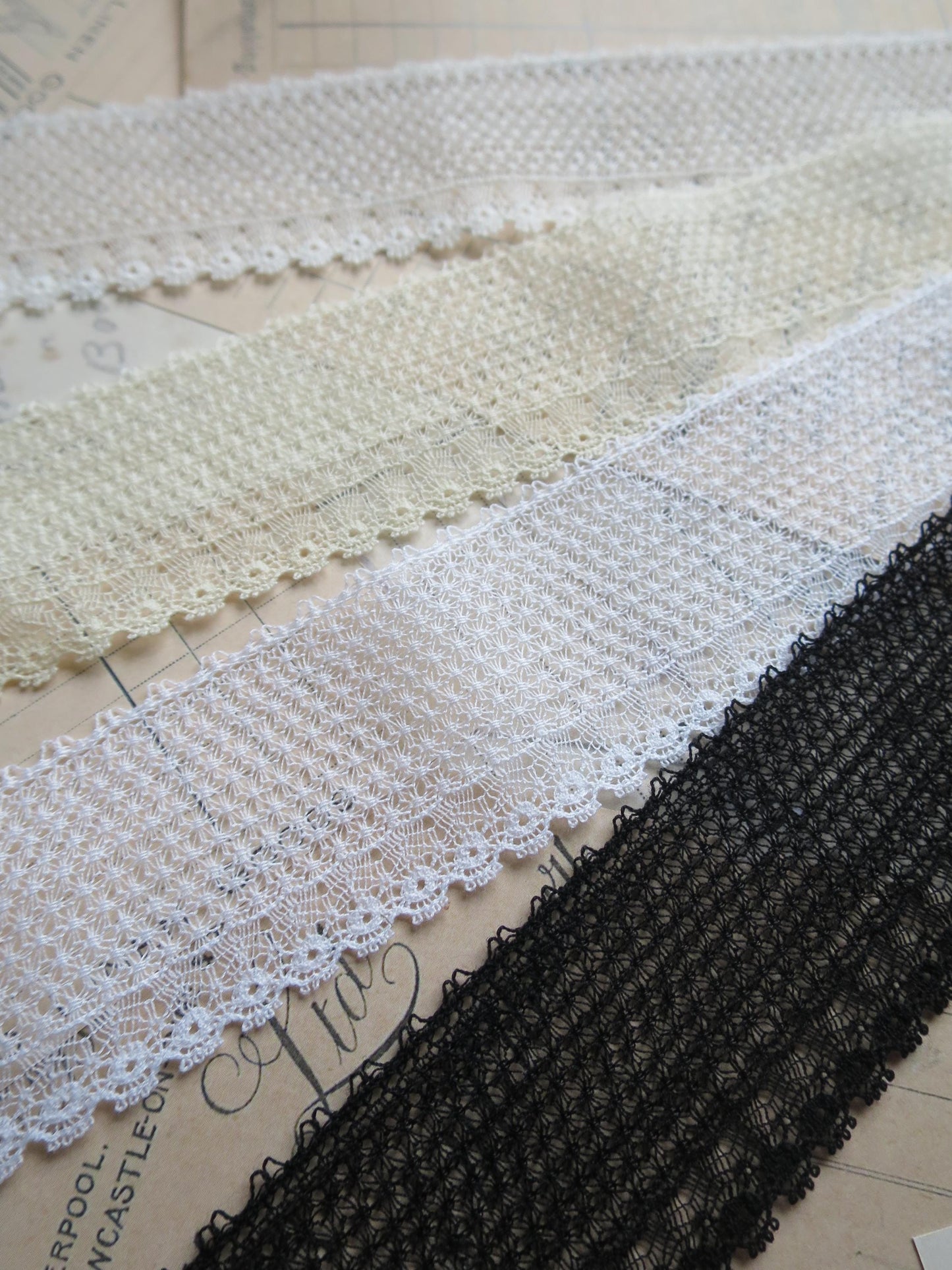 White English Nottingham Lace- Delicate Lace- 3.7 cm