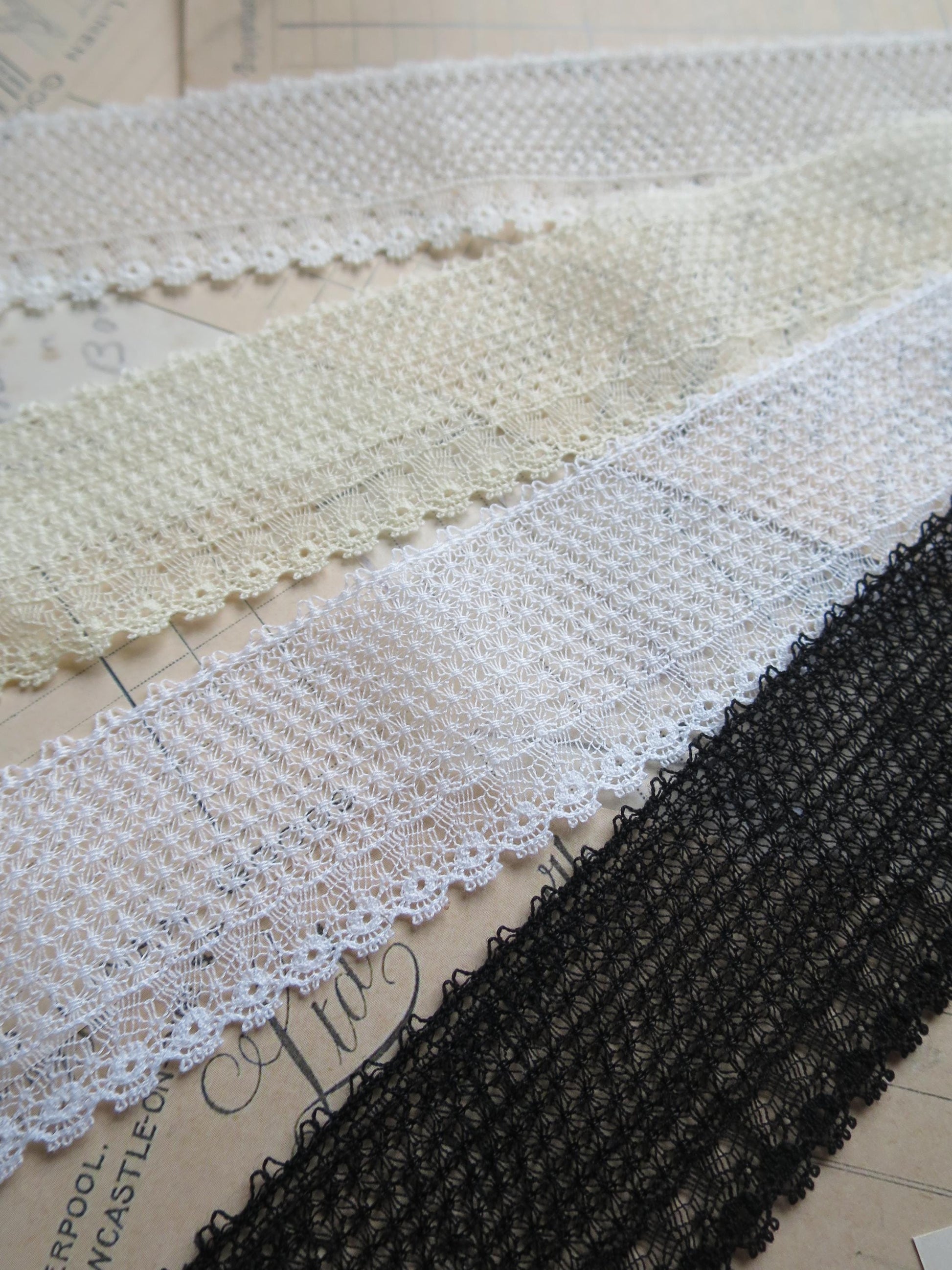 White English Nottingham Lace- Delicate Lace- 3.7 cm