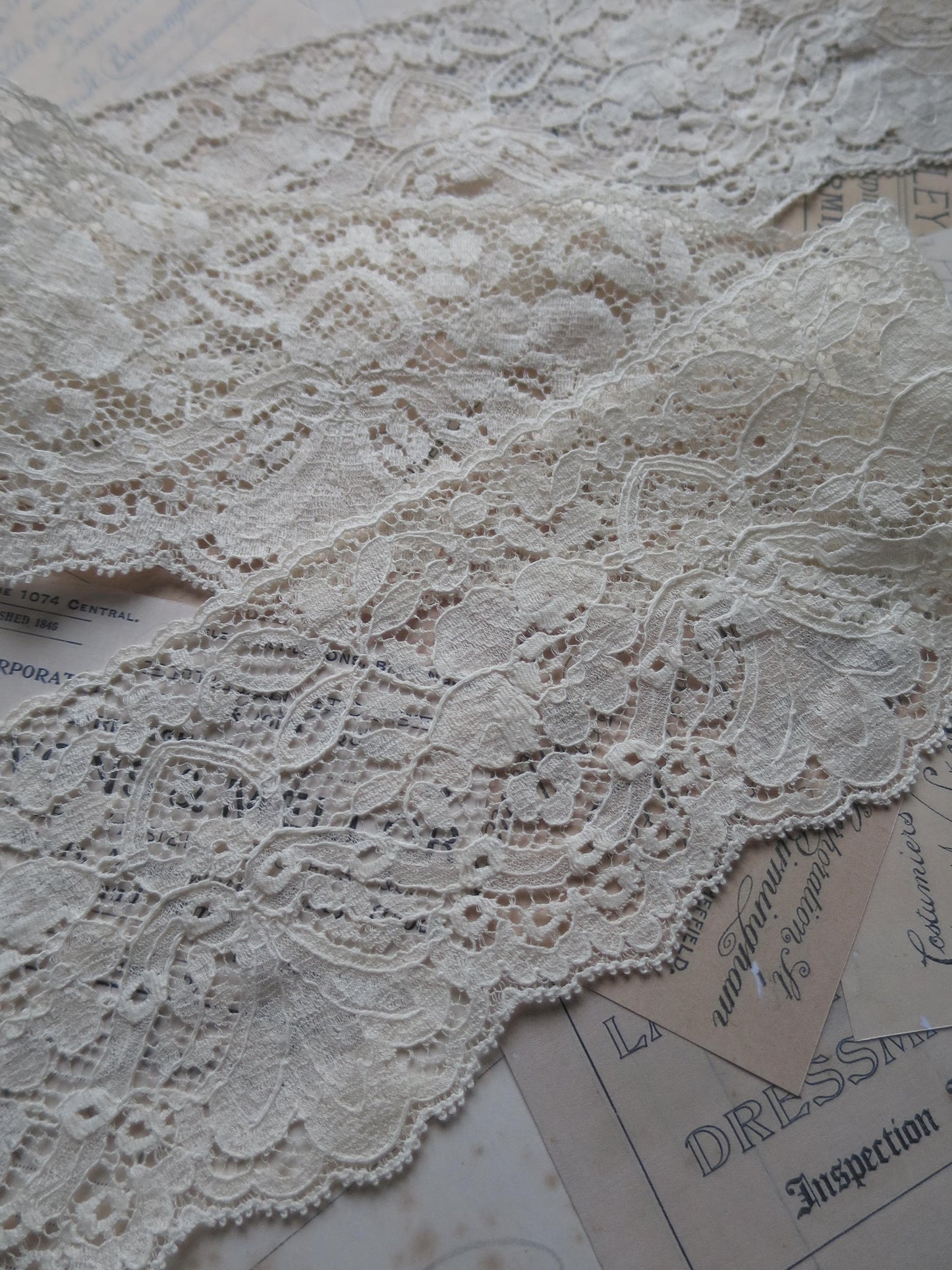 English Nottingham Lace- Intricate Frothy Floral Guipure Trim- 9 cm