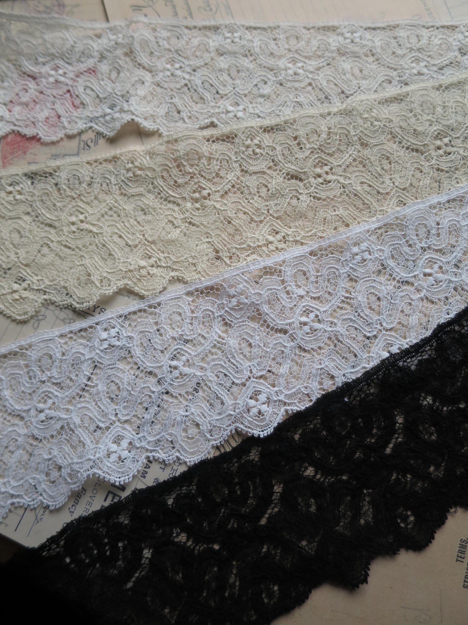 English Nottingham Lace- Intricate Frothy Guipure- 7.5 cm