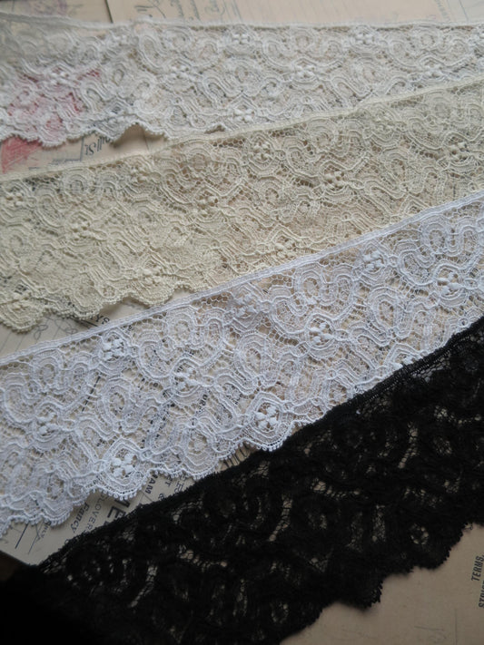 English Nottingham Lace- Intricate Frothy Guipure- 7.5 cm