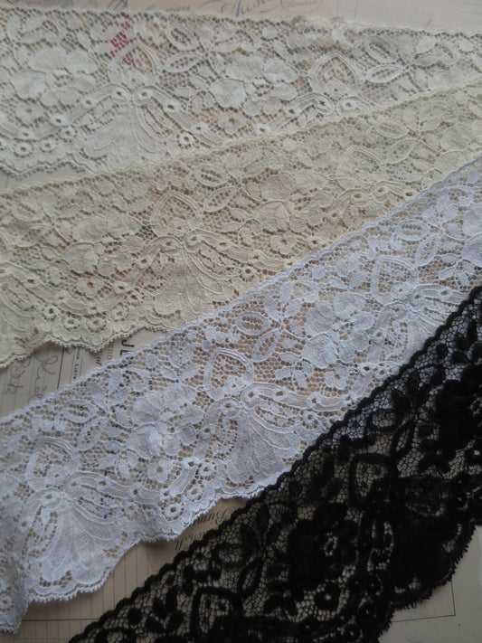 English Nottingham Lace- Intricate Frothy Floral Guipure Trim- 9 cm