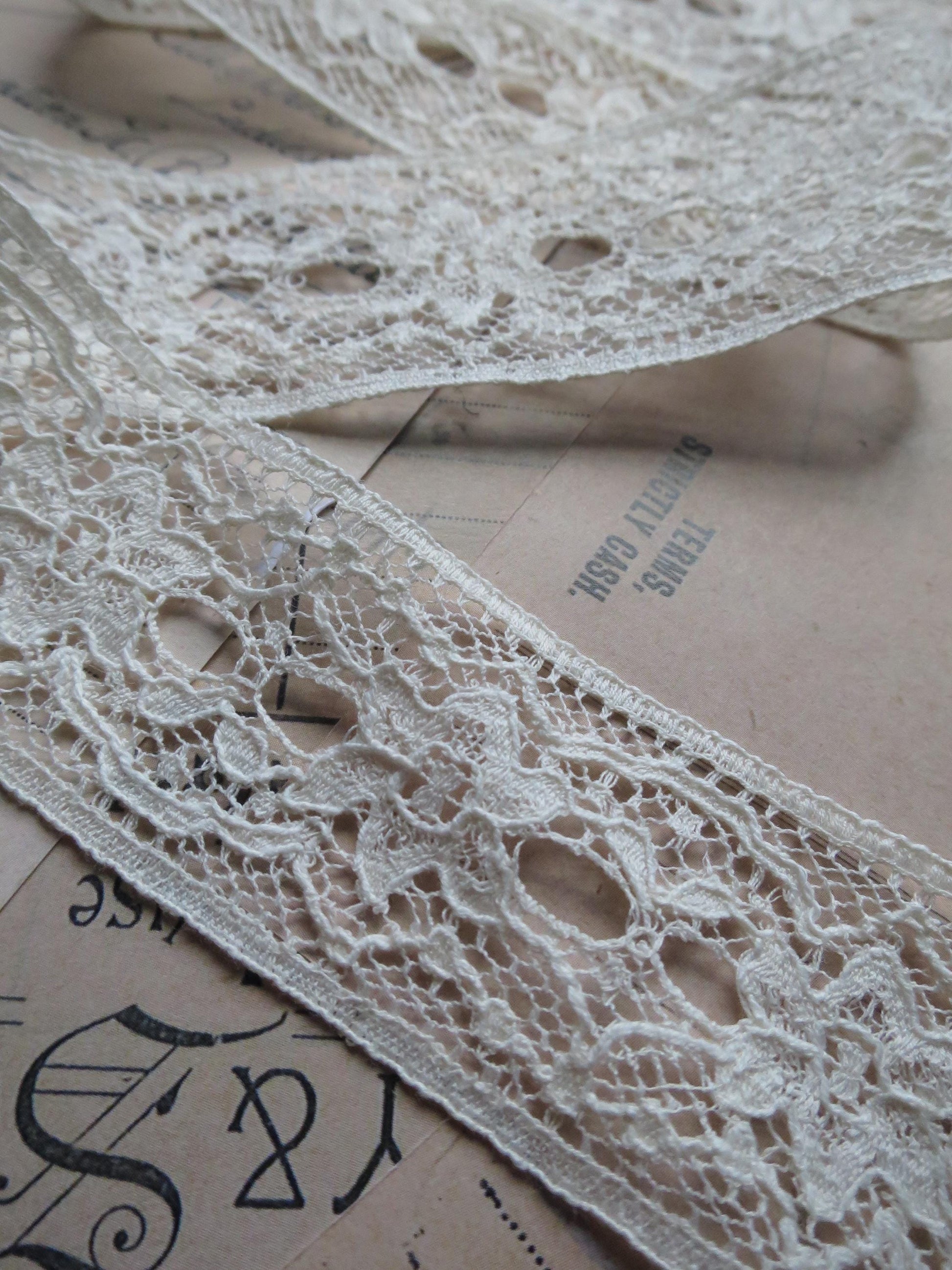 English Nottingham Lace- Floral Double Eyelet Insertion Lace- 3.7 cm