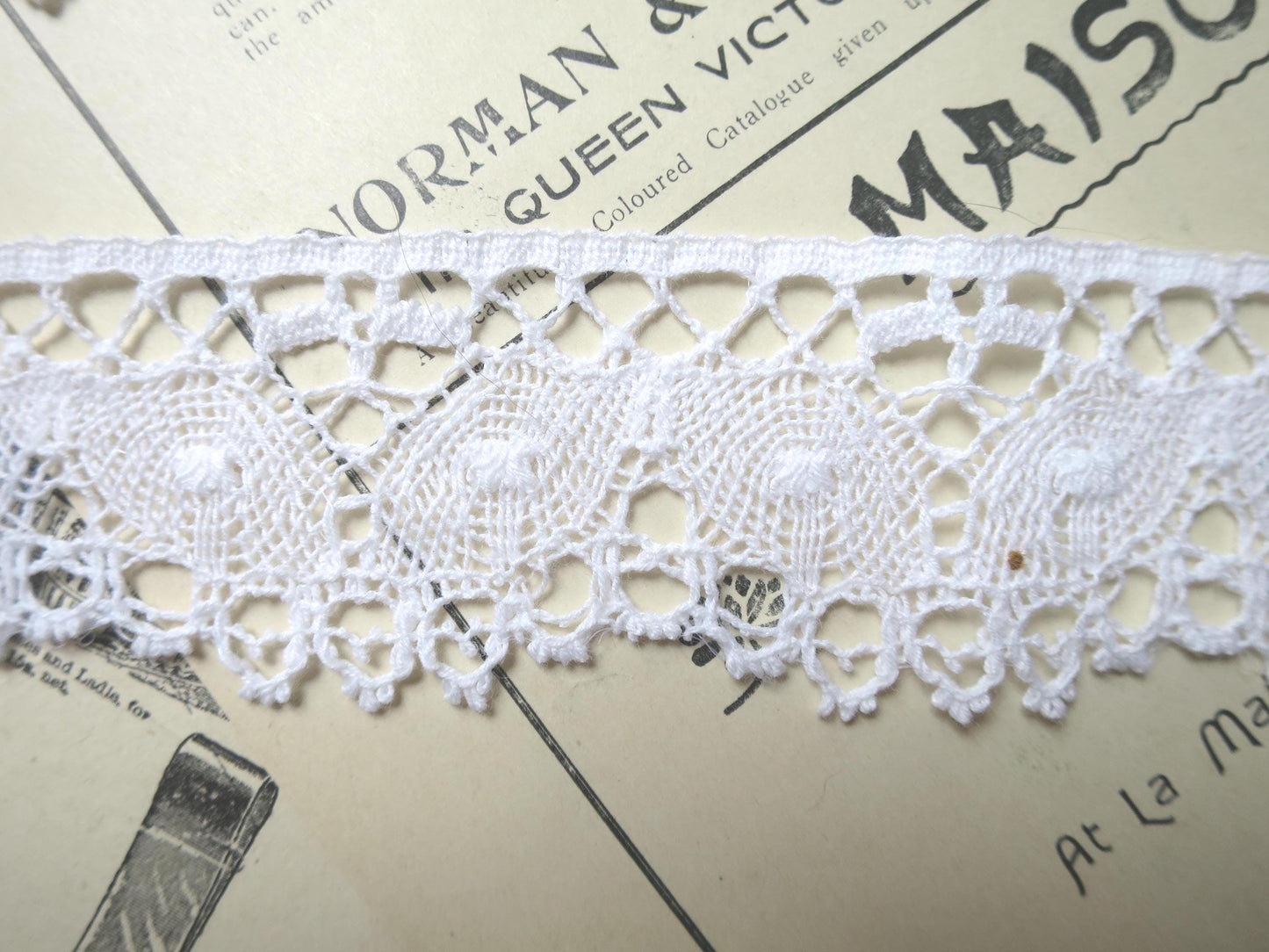 White English Nottingham Cluny Lace- Openwork Torchon- 4.3 cm