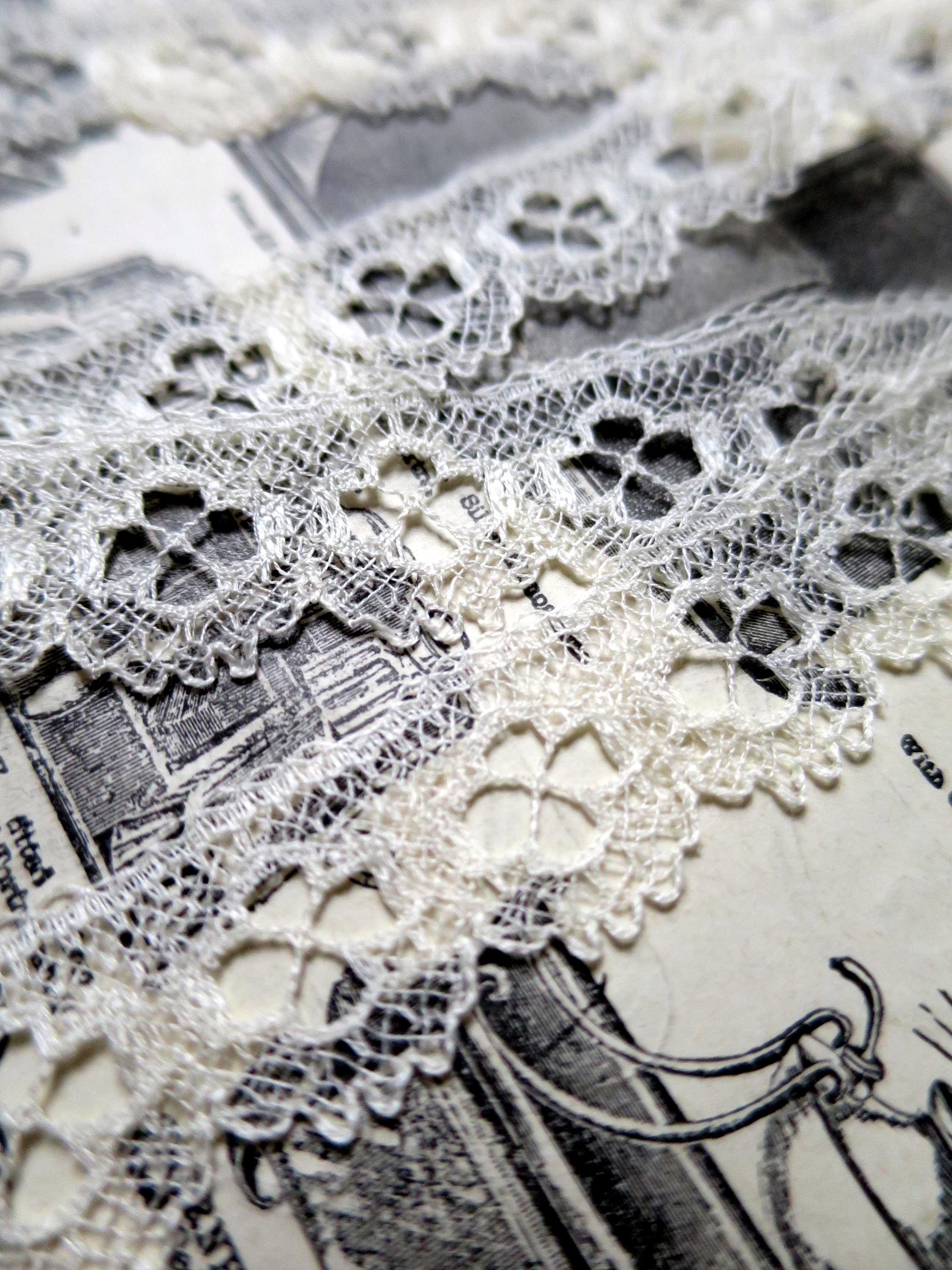 Ecru English Nottingham Lace- Bucks Point Clover Eyelets- 1.7 cm
