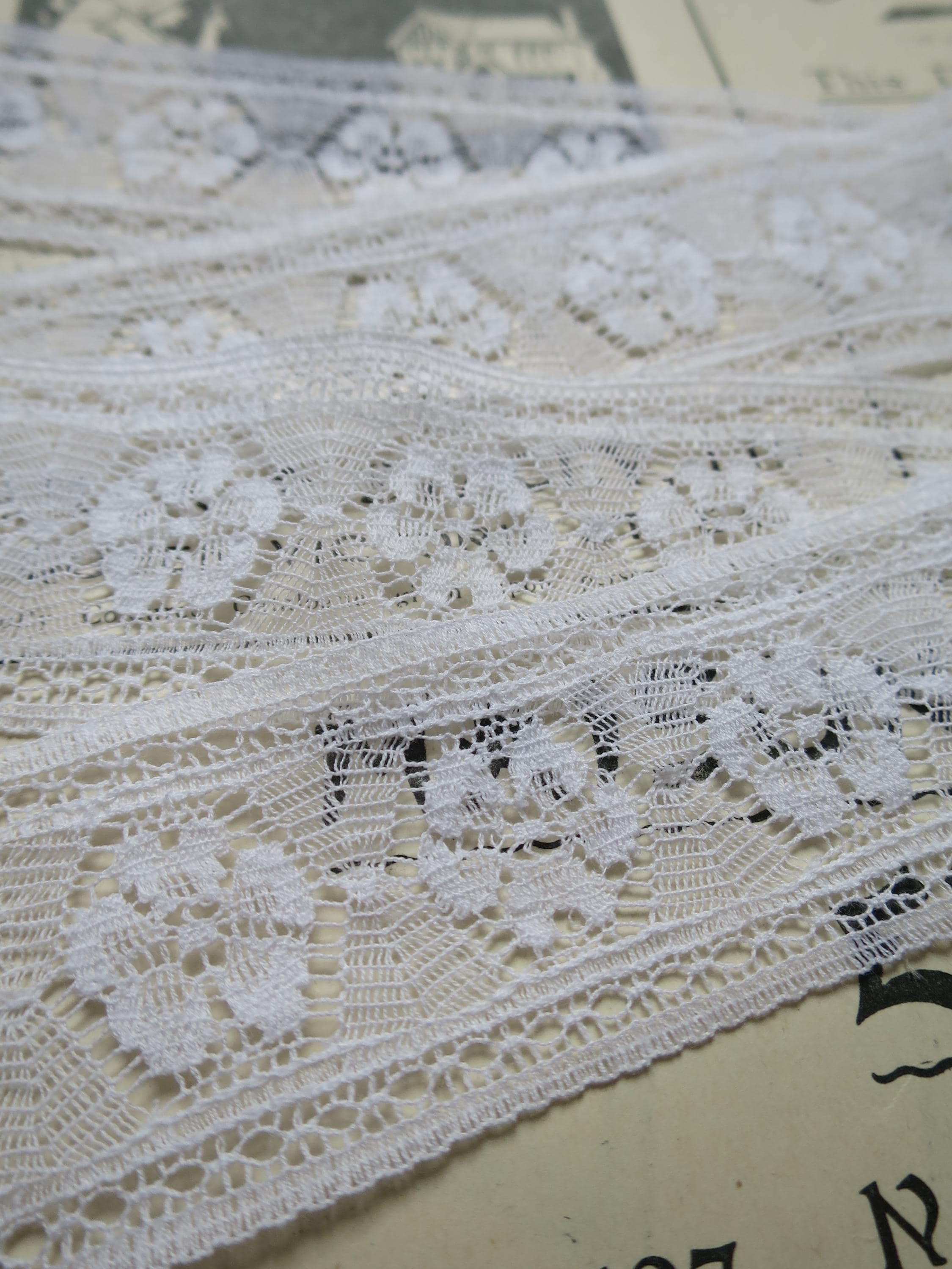 White English Nottingham Lace- Fine Floral Torchon- Insertion- 3.5 cm