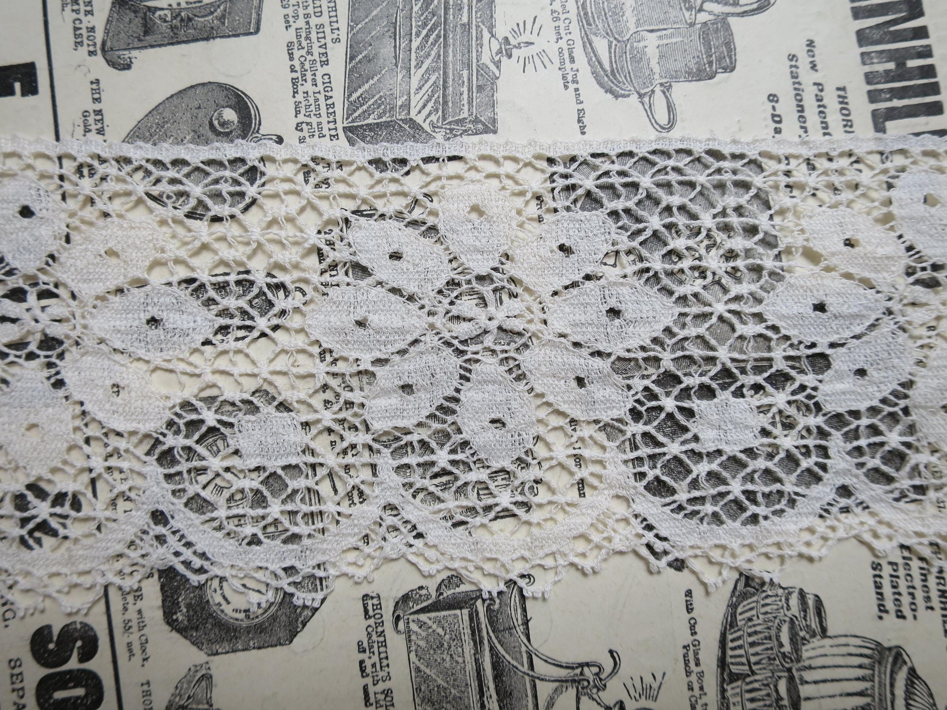 Ecru English Nottingham Lace- Floral Flat Point Lace- 7.5 cm