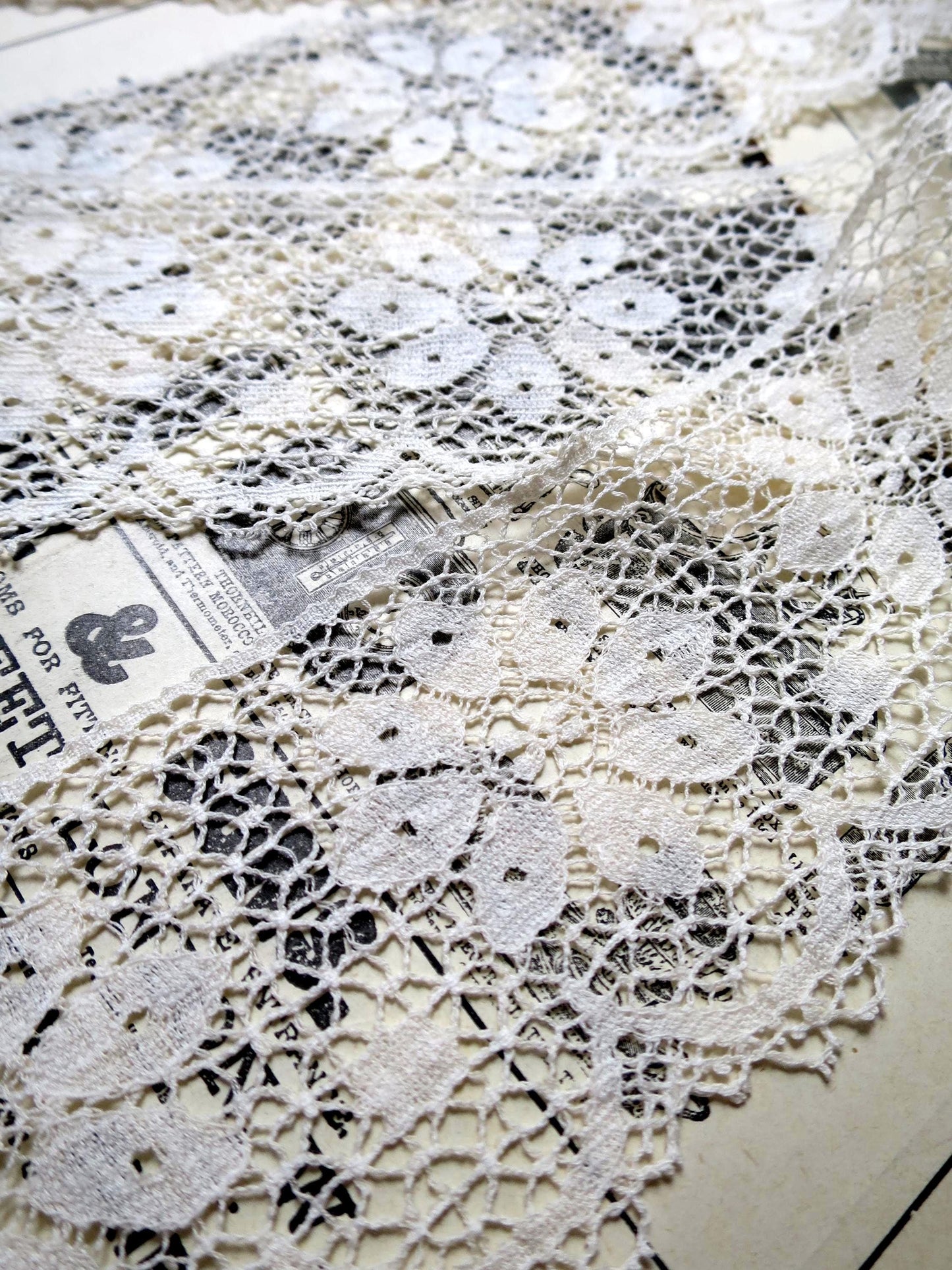 Ecru English Nottingham Lace- Floral Flat Point Lace- 7.5 cm