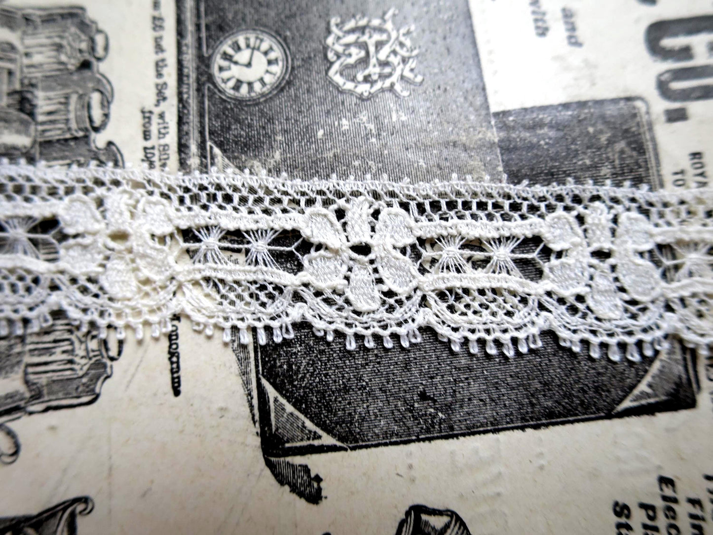 Ecru English Nottingham Lace- Floral & Openwork Point Lace- 1.7 cm
