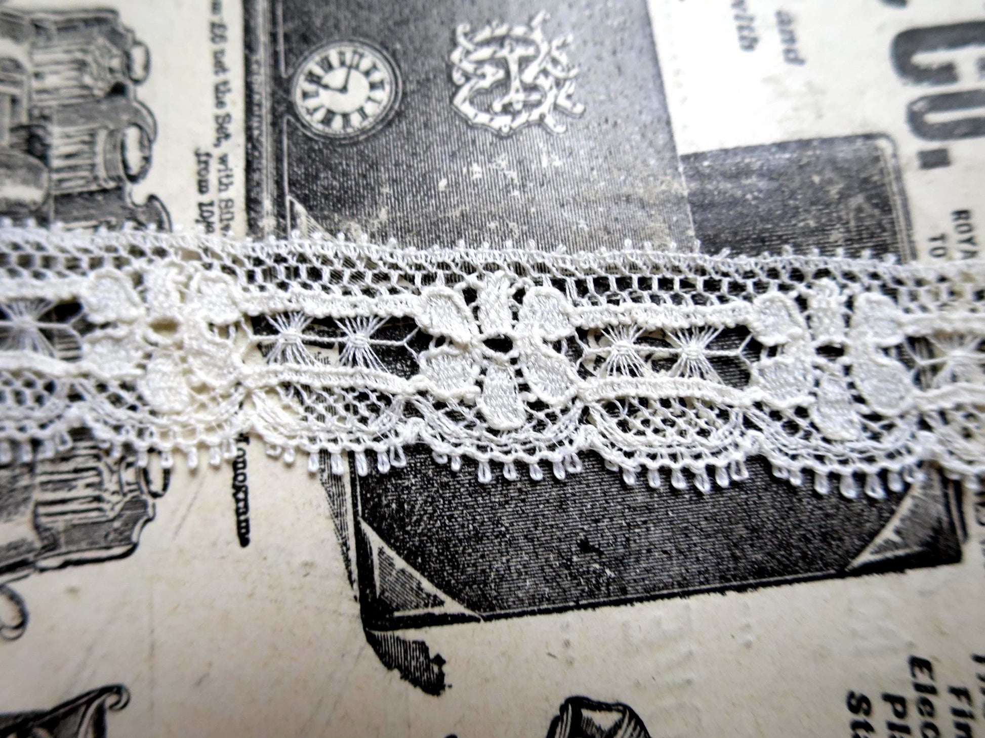 Ecru English Nottingham Lace- Floral & Openwork Point Lace- 1.7 cm