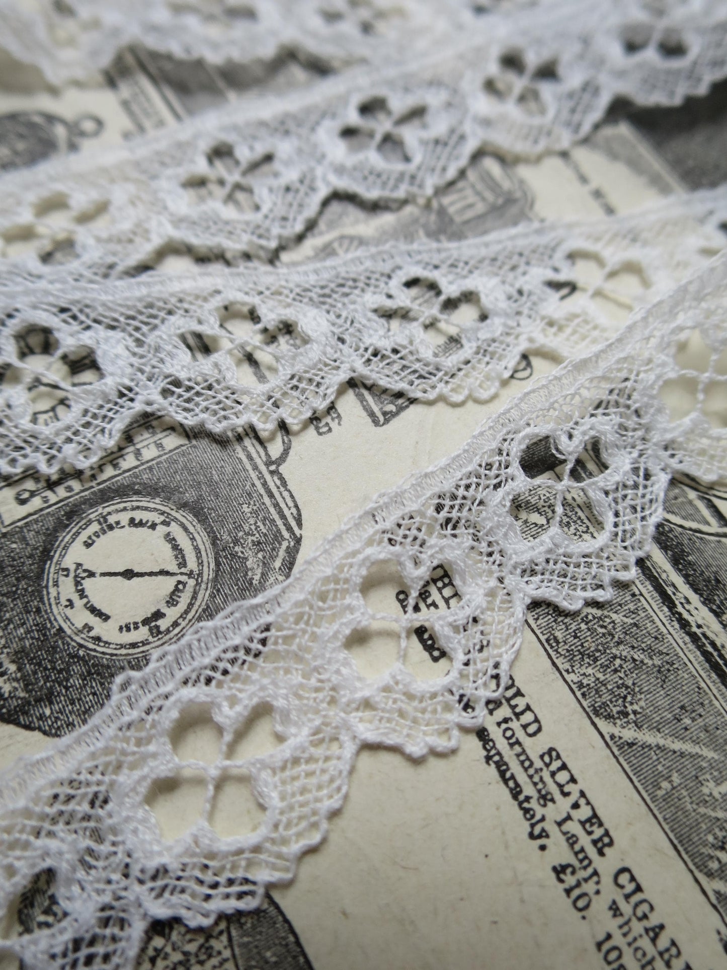 Off White English Nottingham Lace- Bucks Point Clover Eyelets- 1.7 cm