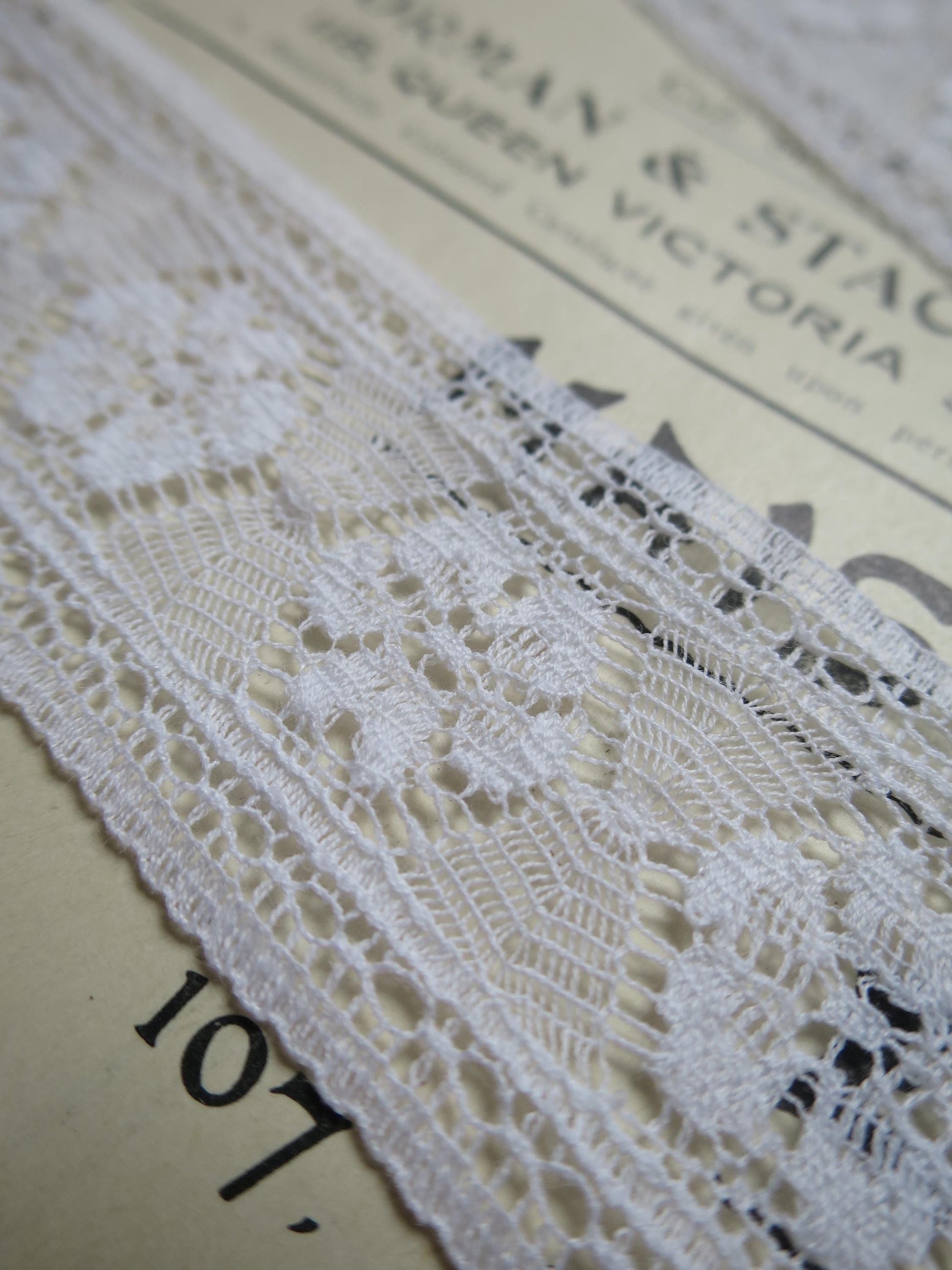 White English Nottingham Lace- Fine Floral Torchon- Insertion- 3.5 cm