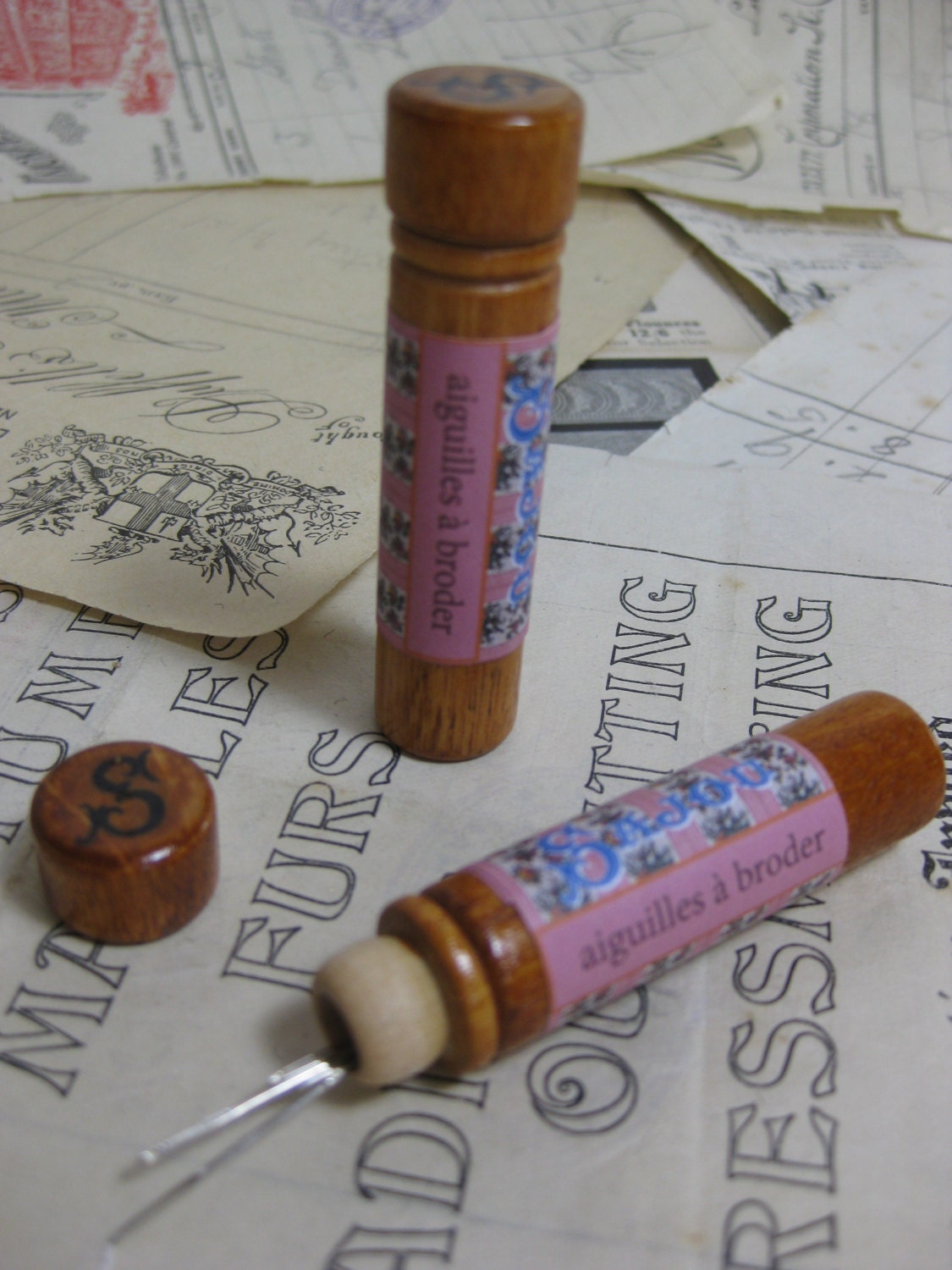 Sajou Wooden Needle Case & Needles- Embroidery Millinery Tapestry Darning Sewing Oversewing